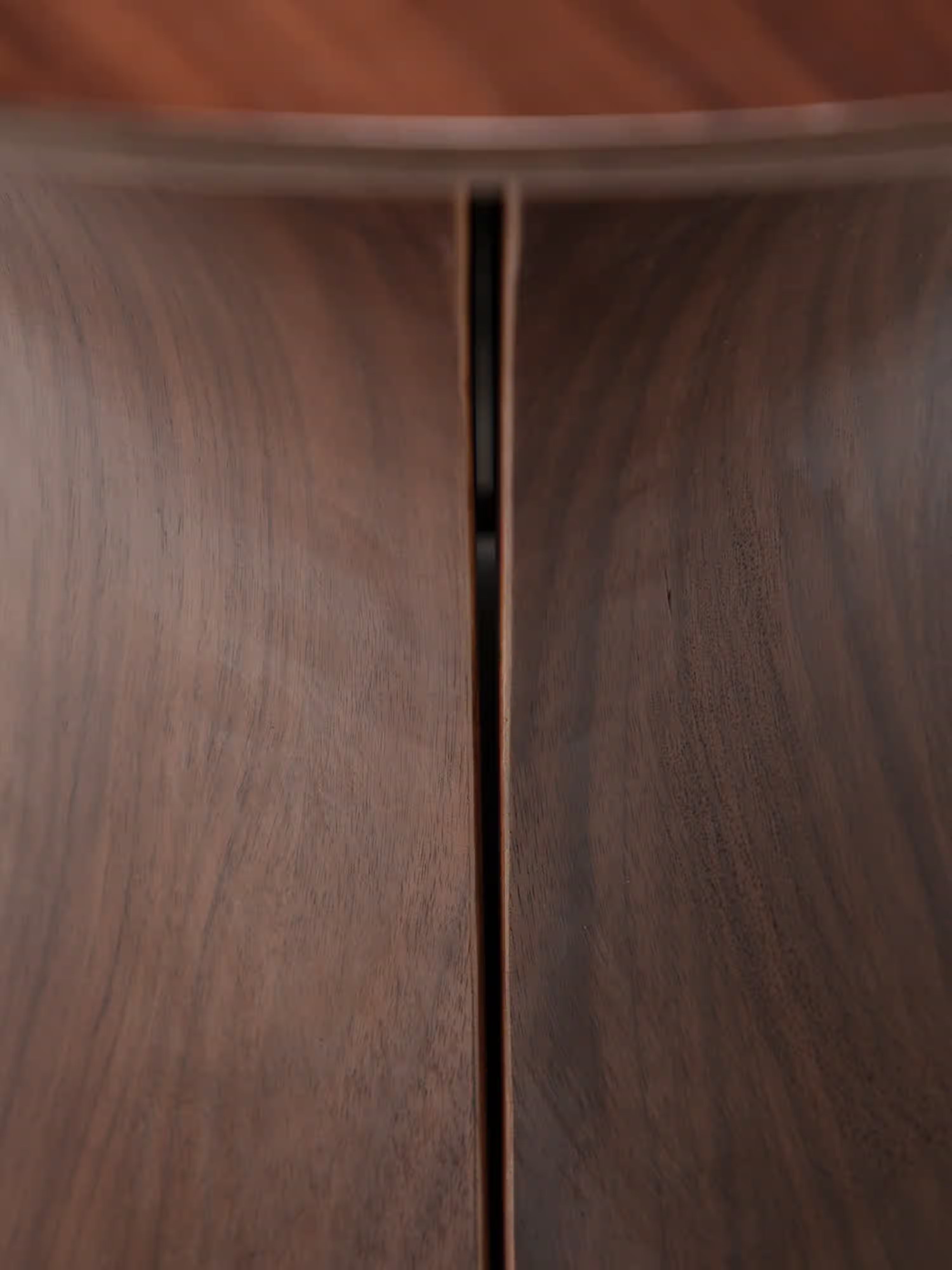 ROOT round side table in wood - sculptural design in walnut or light oak Ø60 cm