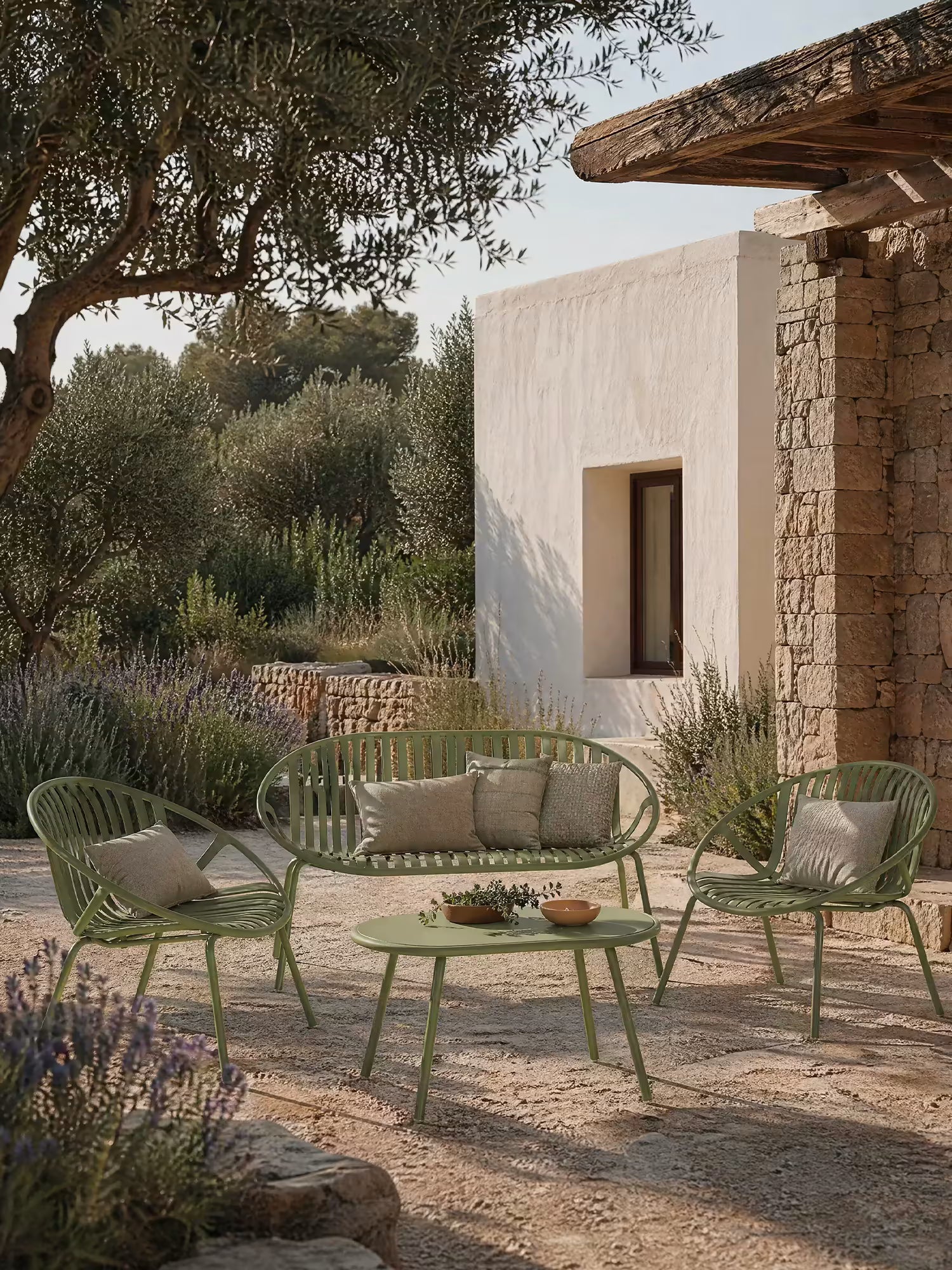Saly conjunto de exterior verde de polipropileno con estructura de metal - 2 sillones, sofá y mesita