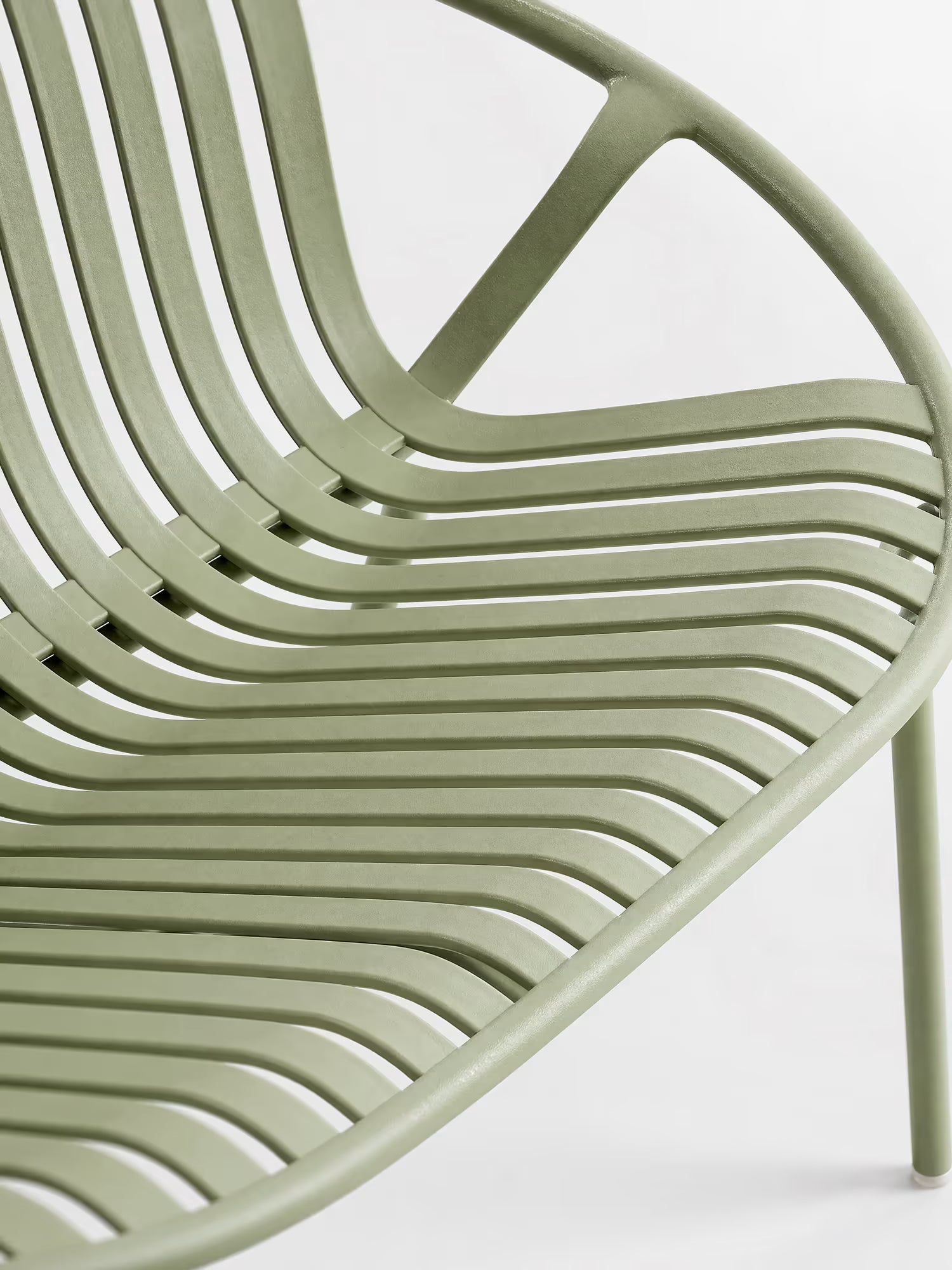Saly conjunto de exterior verde de polipropileno con estructura de metal - 2 sillones, sofá y mesita