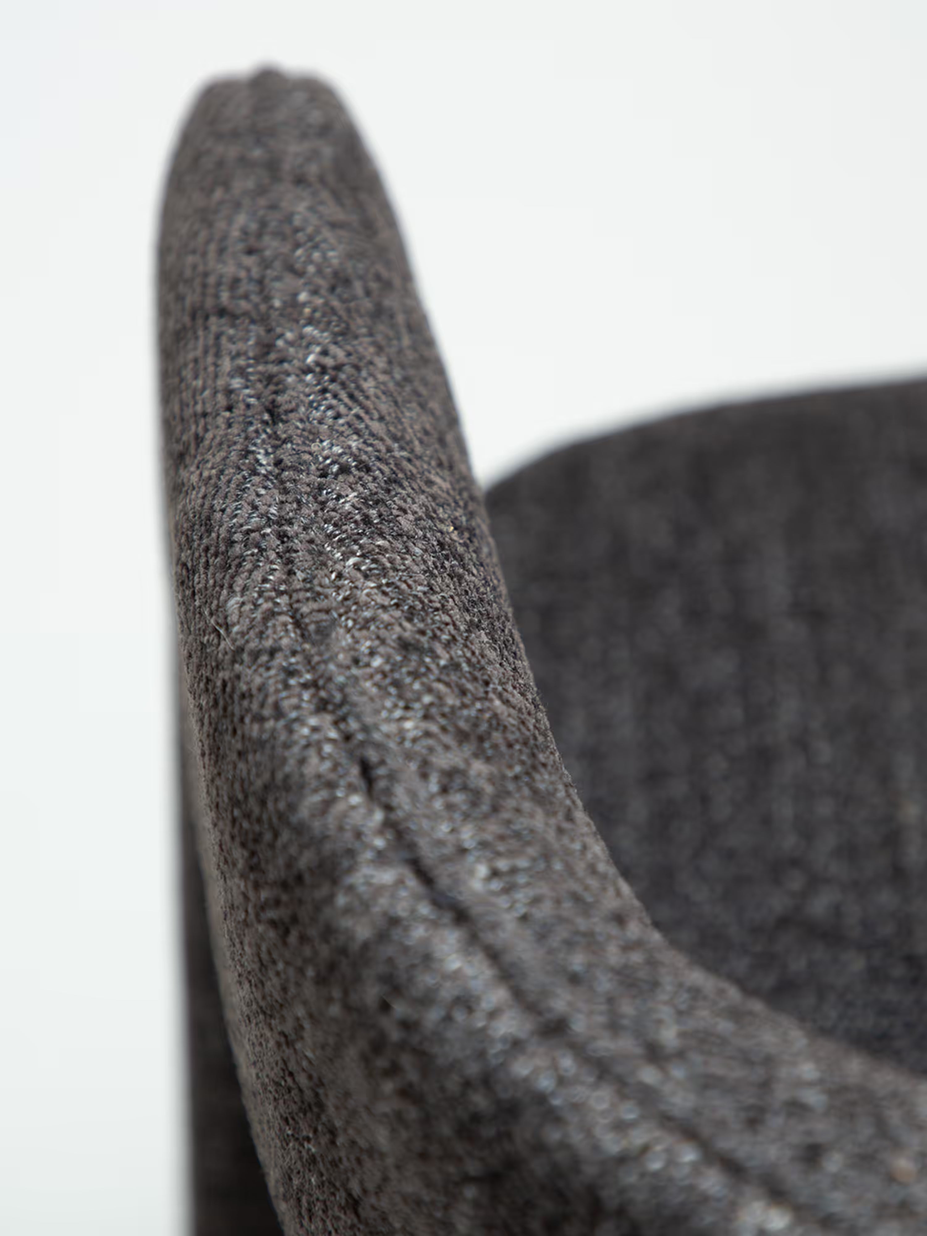 Splendor chaise en tissu certifié Oeko-tex - Bouclé de Charme & Confort Enveloppant