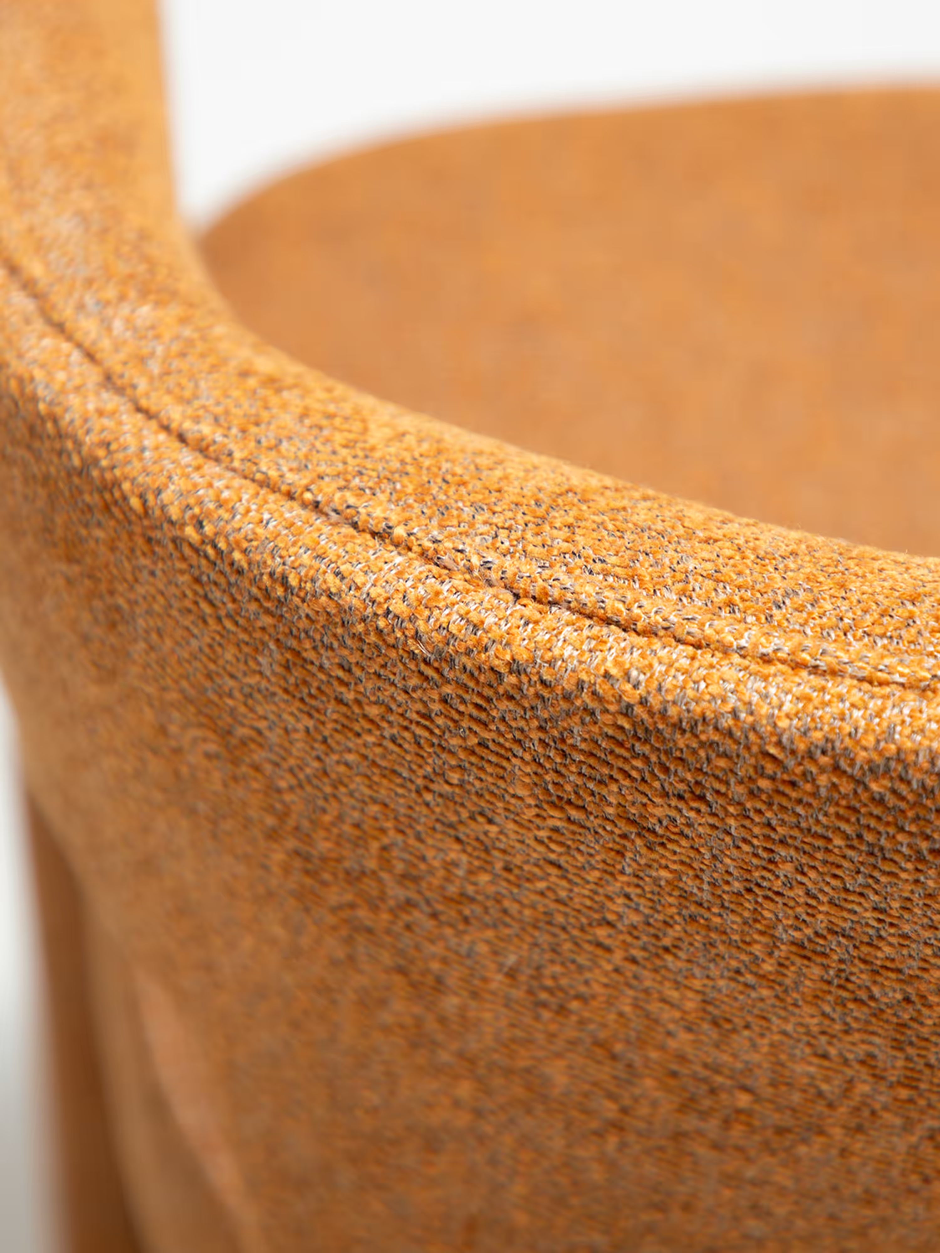 Splendor chaise en tissu certifié Oeko-tex - Bouclé de Charme & Confort Enveloppant