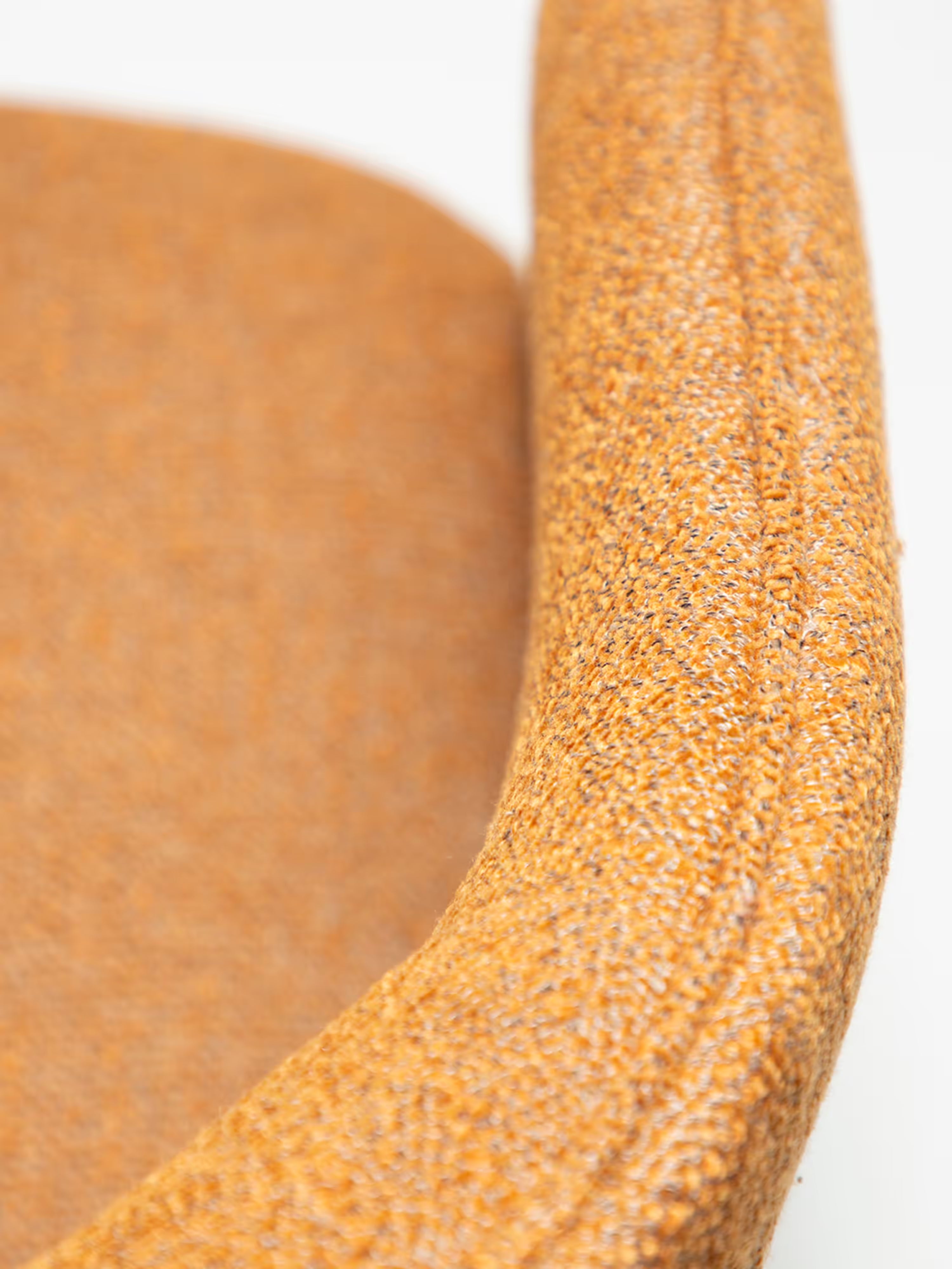 Splendor chaise en tissu certifié Oeko-tex - Bouclé de Charme & Confort Enveloppant