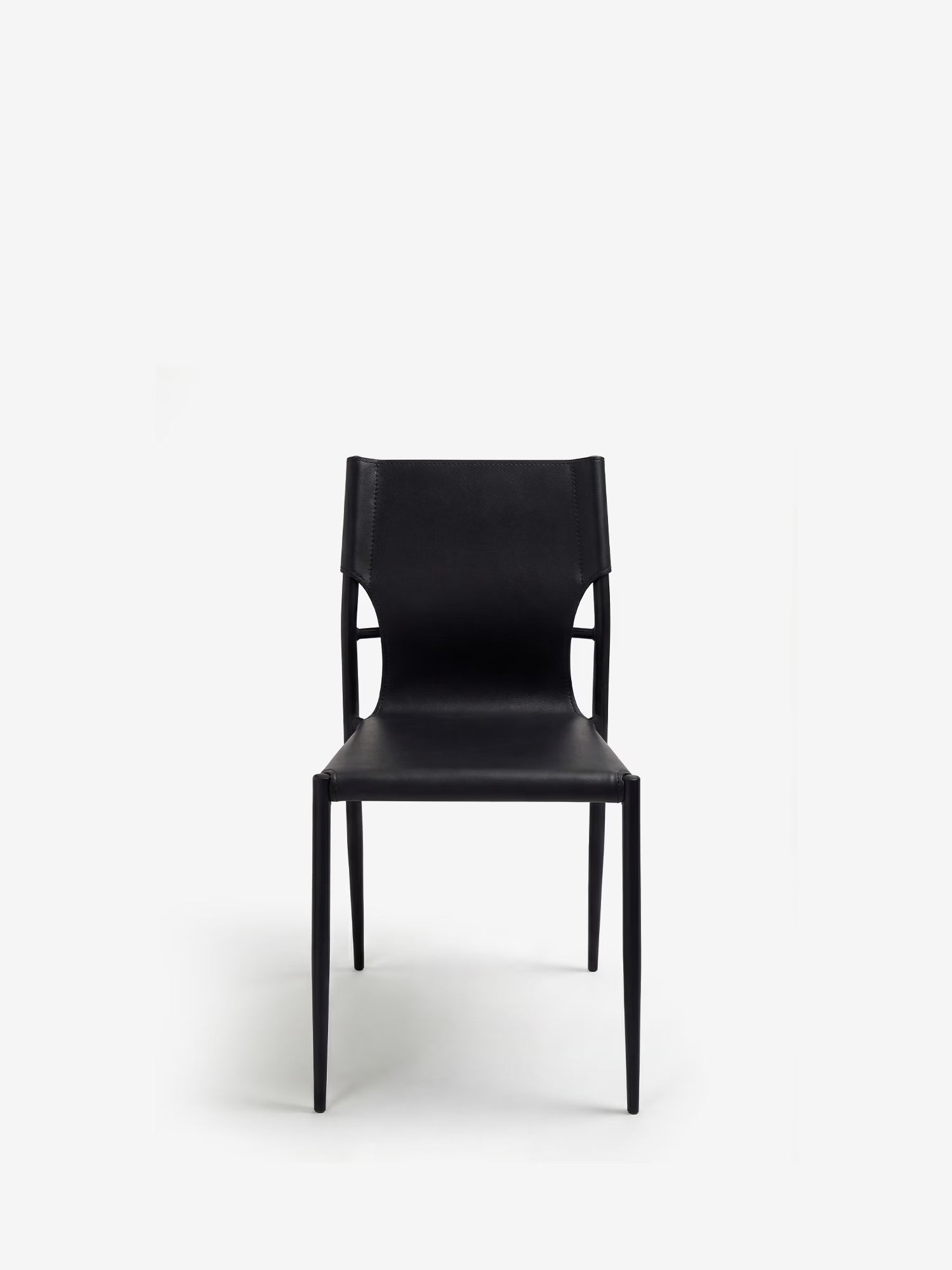 Sveva sedia di design in similcuoio con struttura in metallo nero