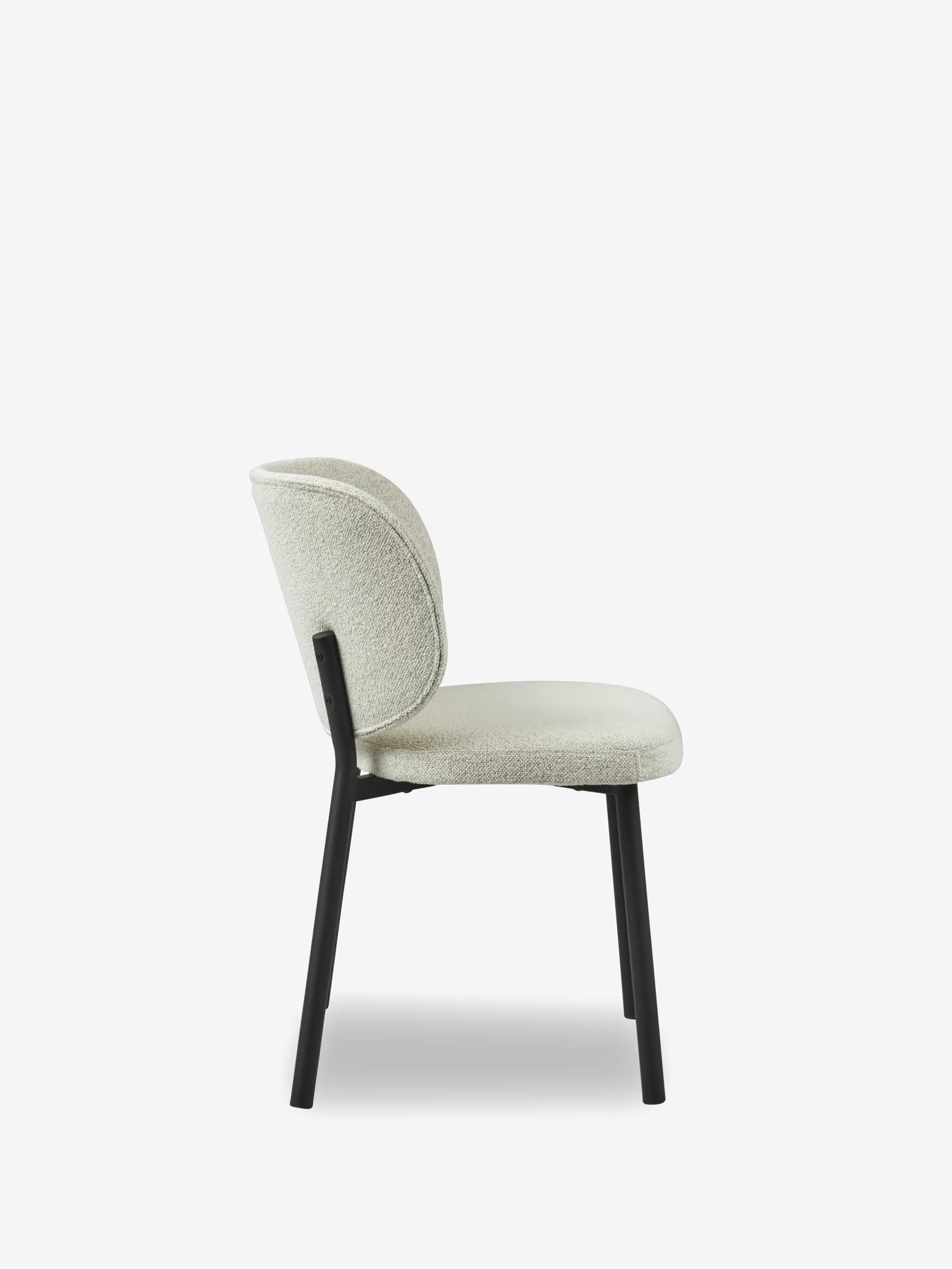 Swan Chaise en bouclé doux tendance certifié avec pieds noirs en métal