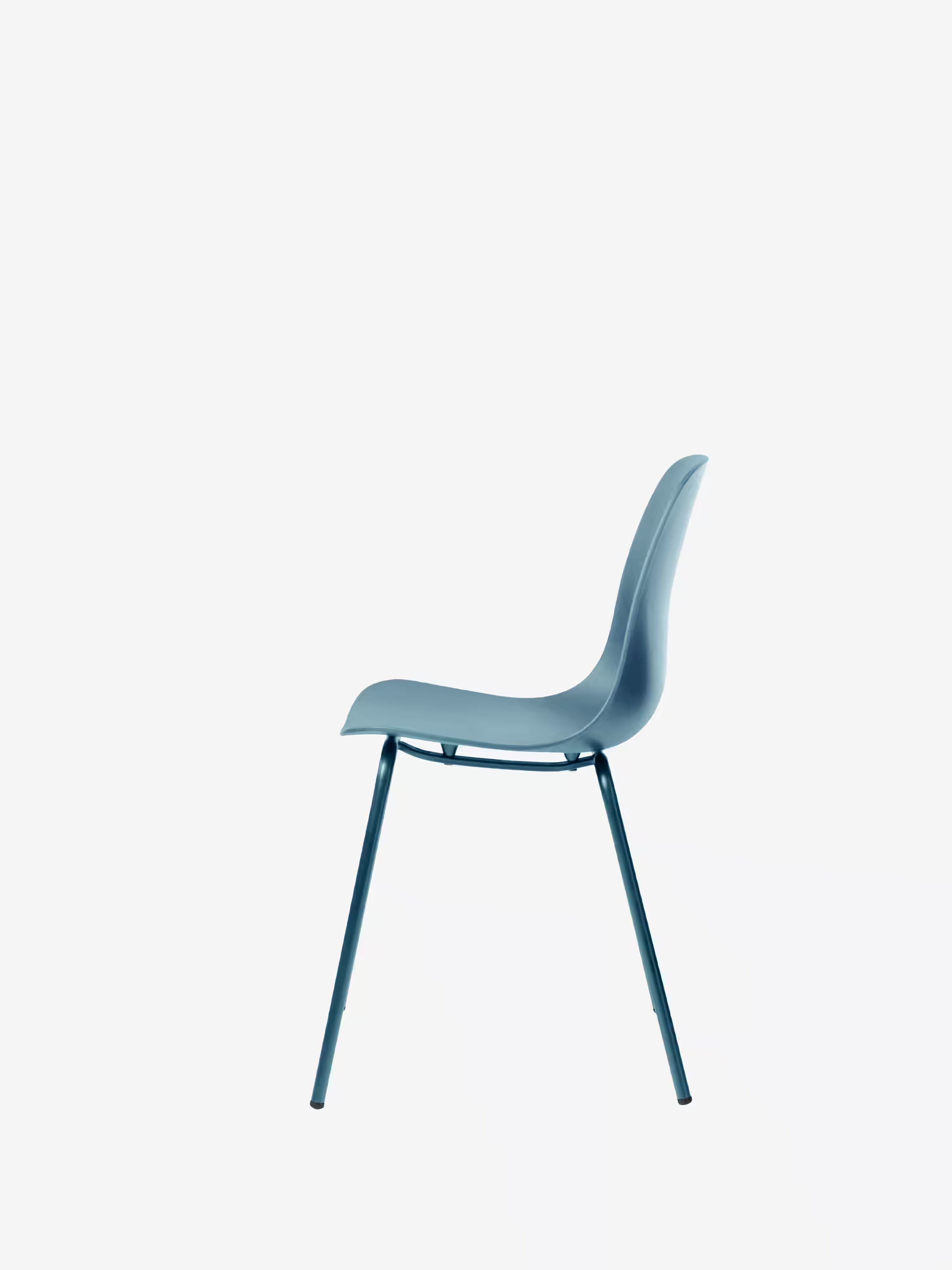 Whitby Chaise en polypropylène avec pieds en métal au design moderne