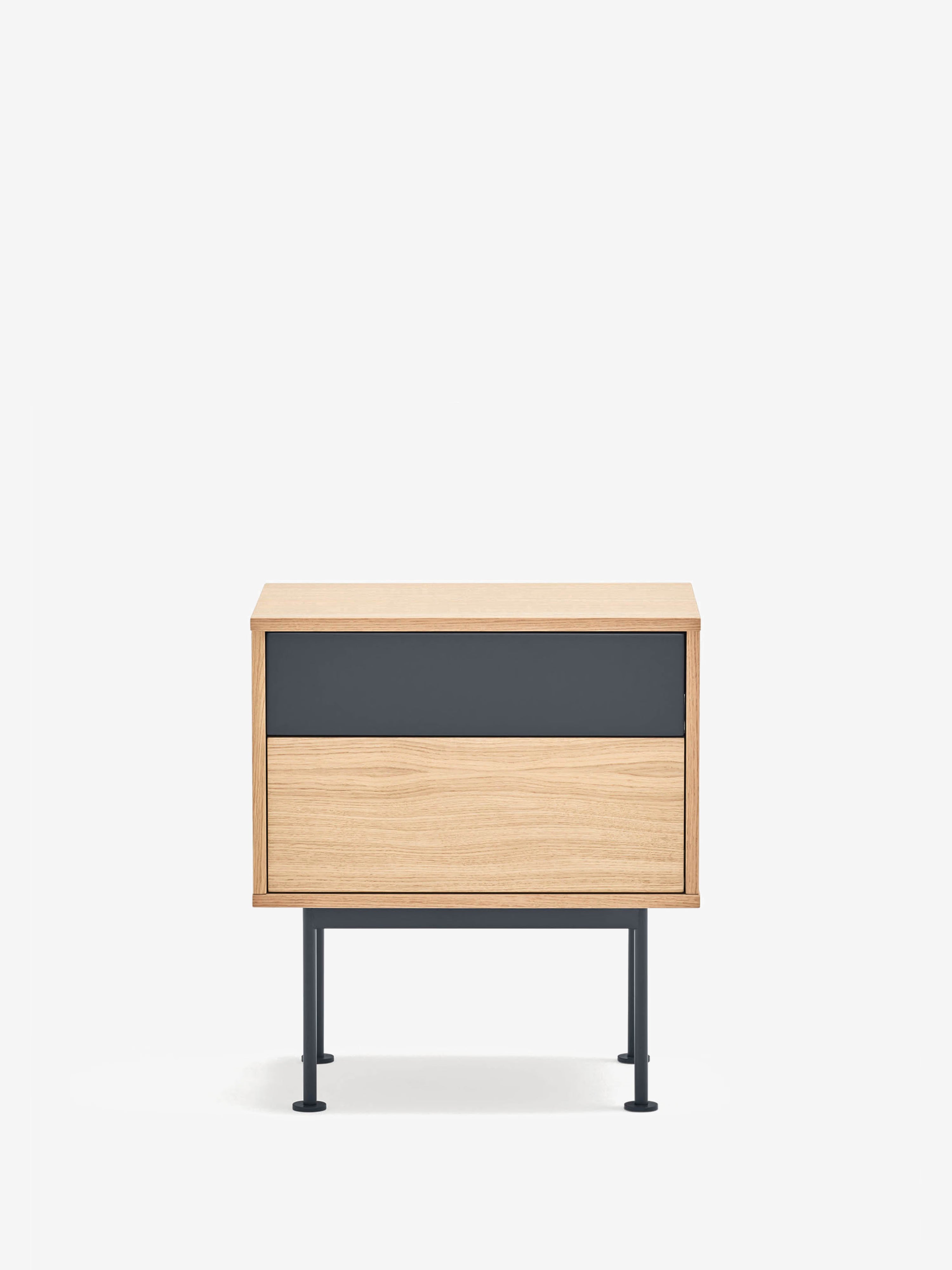 Yoko Comodino in rovere e MDF laccato - 2 cassetti e base in metallo