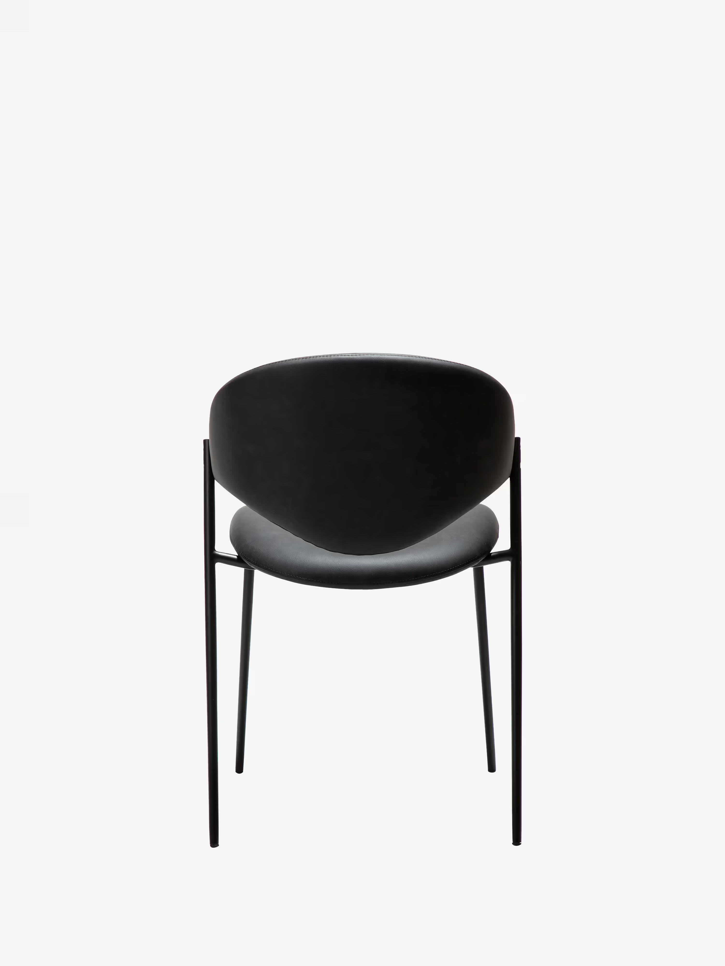 Zone Stuhl aus Kunstleder und Metallgestell - Skandinavische Eleganz und zeitgemäßer Komfort