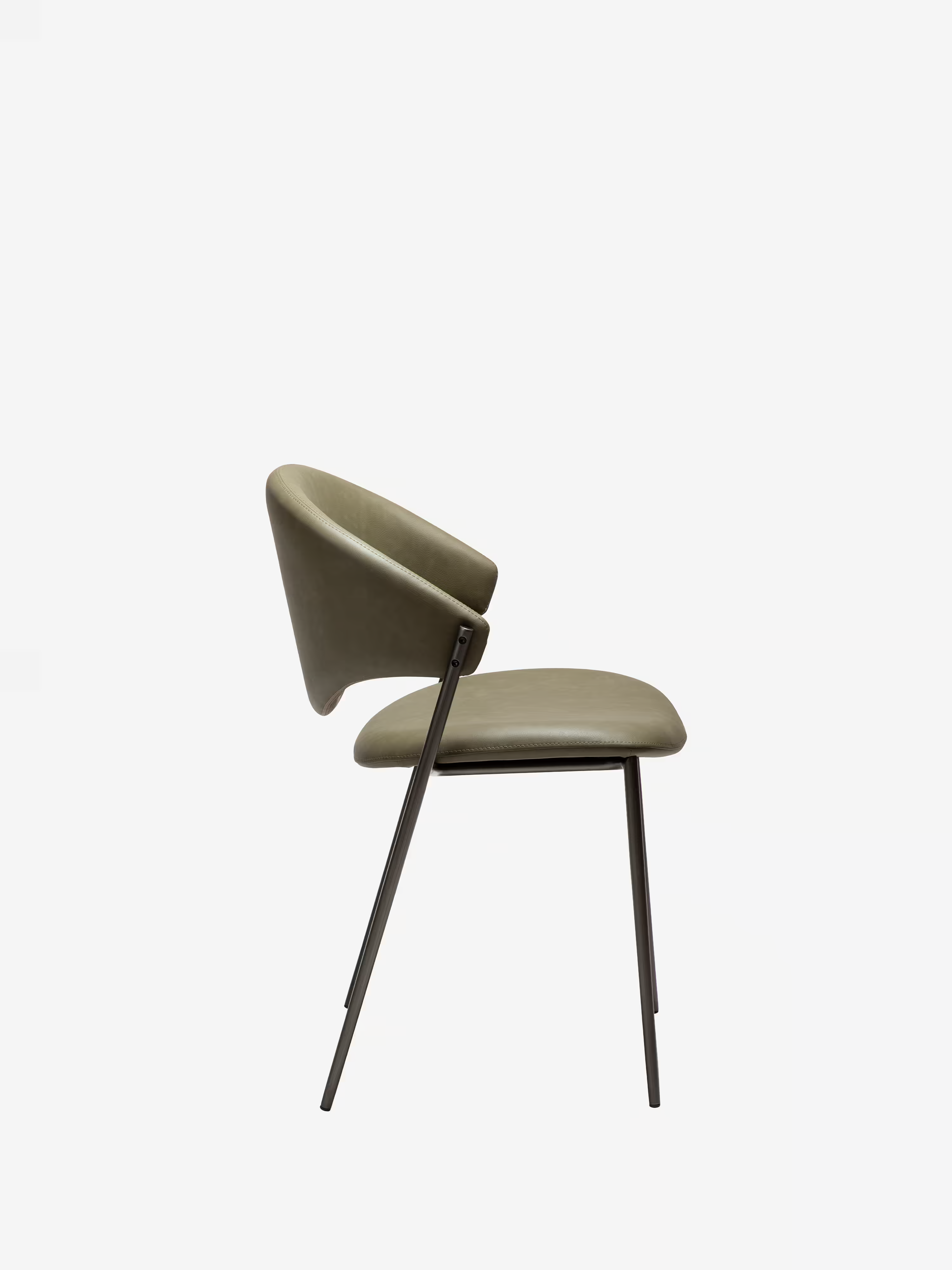 Zone Stuhl aus Kunstleder und Metallgestell - Skandinavische Eleganz und zeitgemäßer Komfort