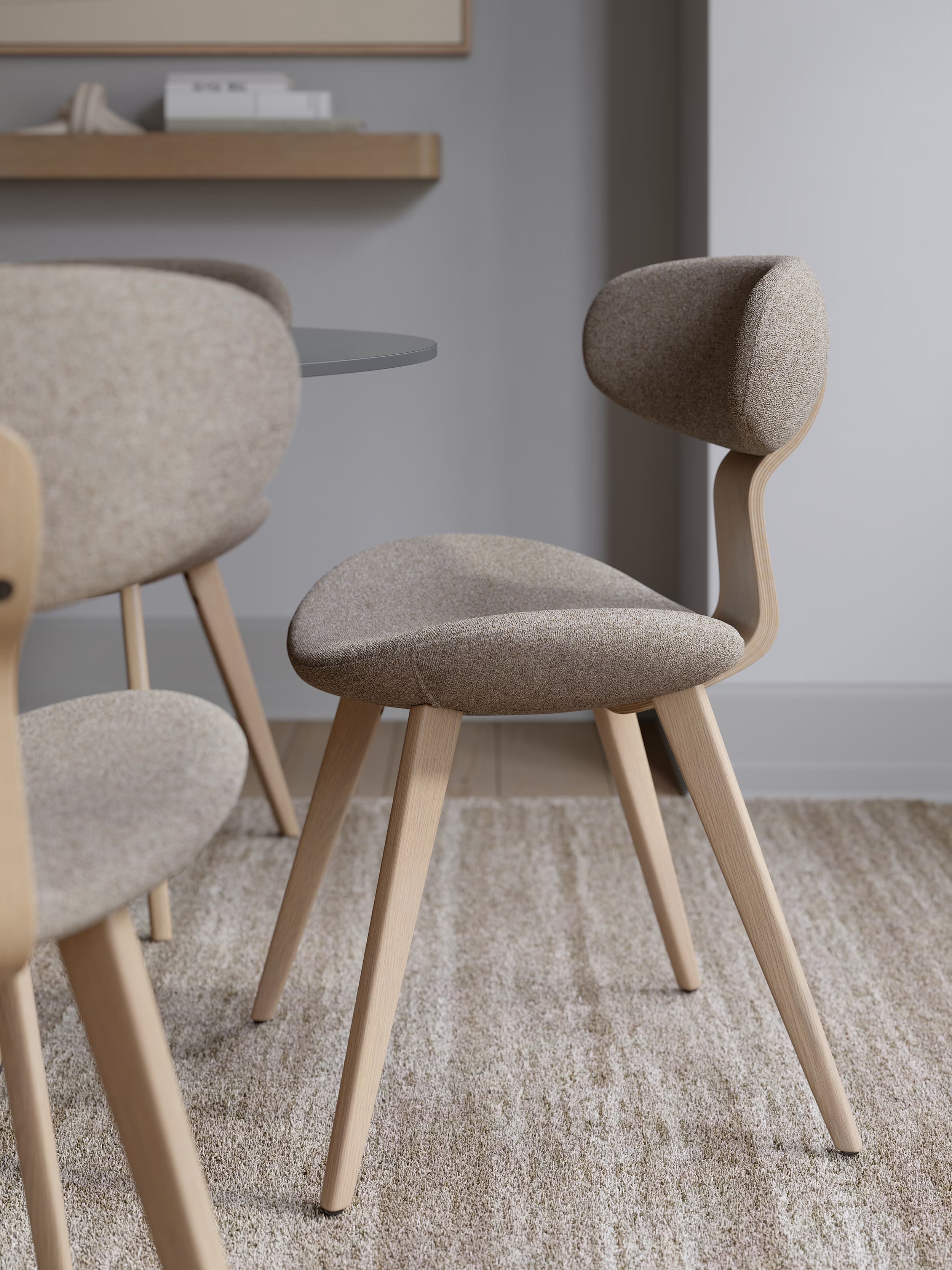 Buckle Chaise en bouclé avec pieds en bois massif - design scandinave futuriste
