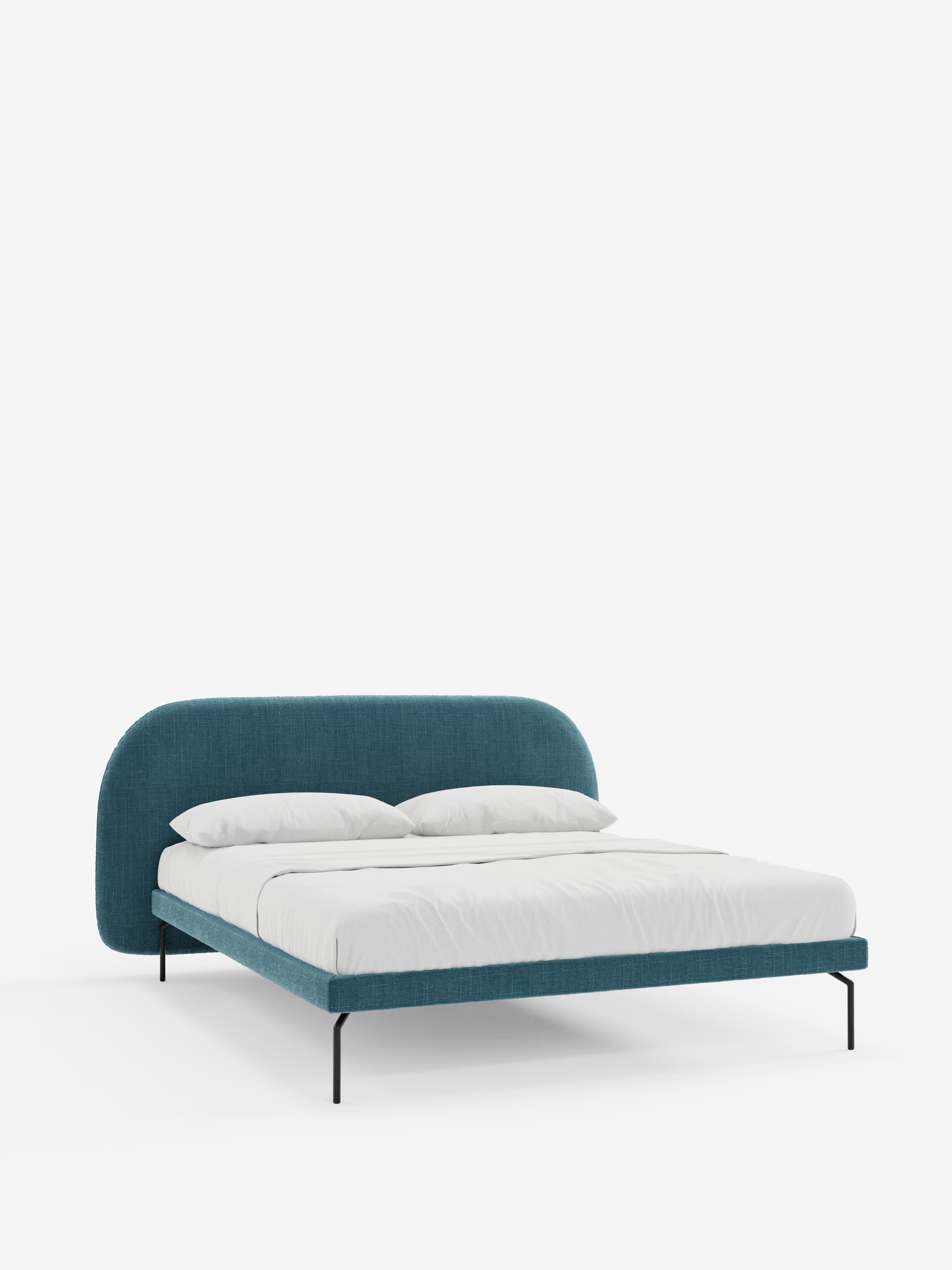 Soleil Cama acolchada de diseño con patas de metal y tejido jacquard antimanchas