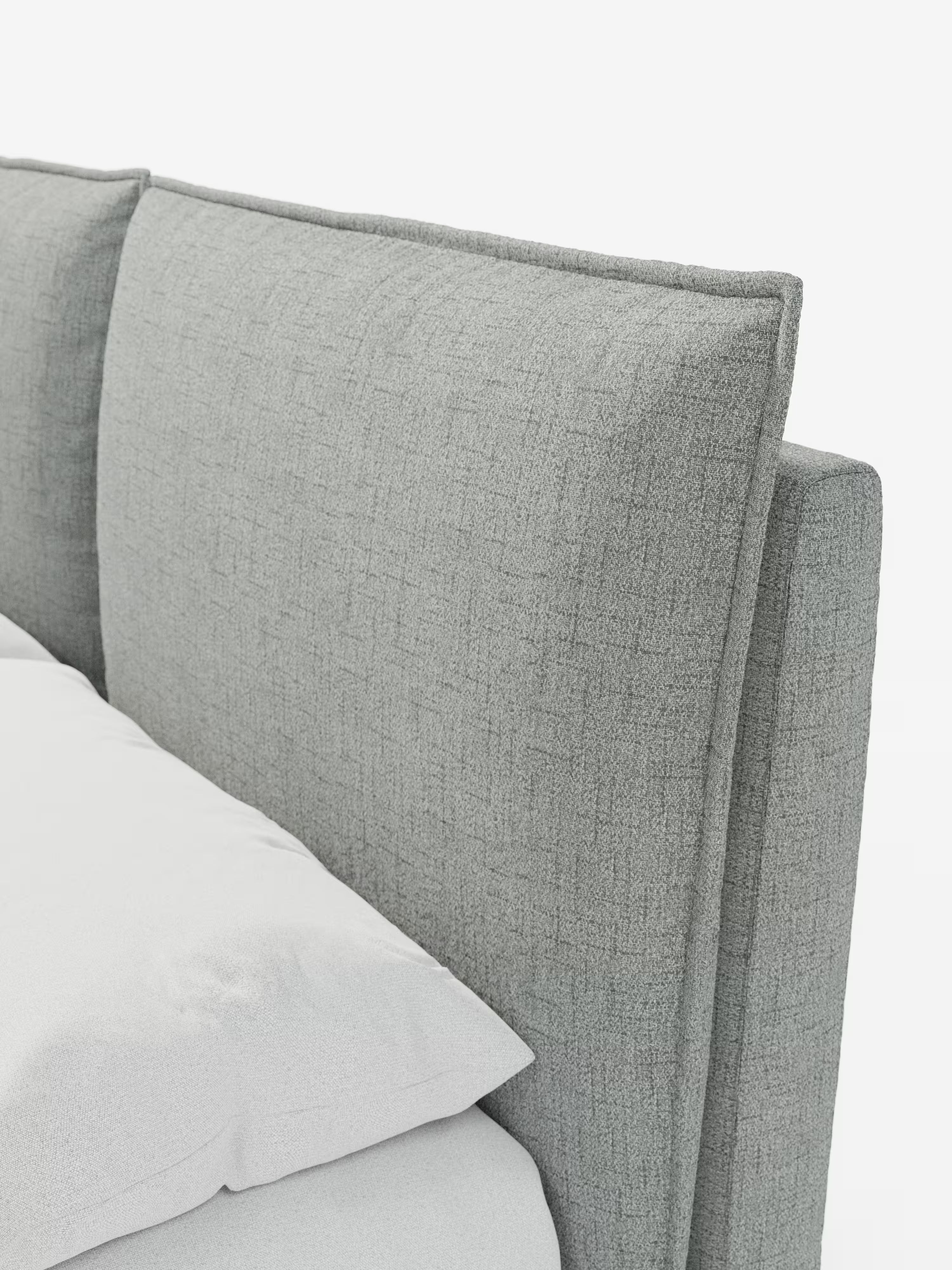 Cloe Cama acolchada de diseño elegante con patas de metal y tejido flameado impermeable