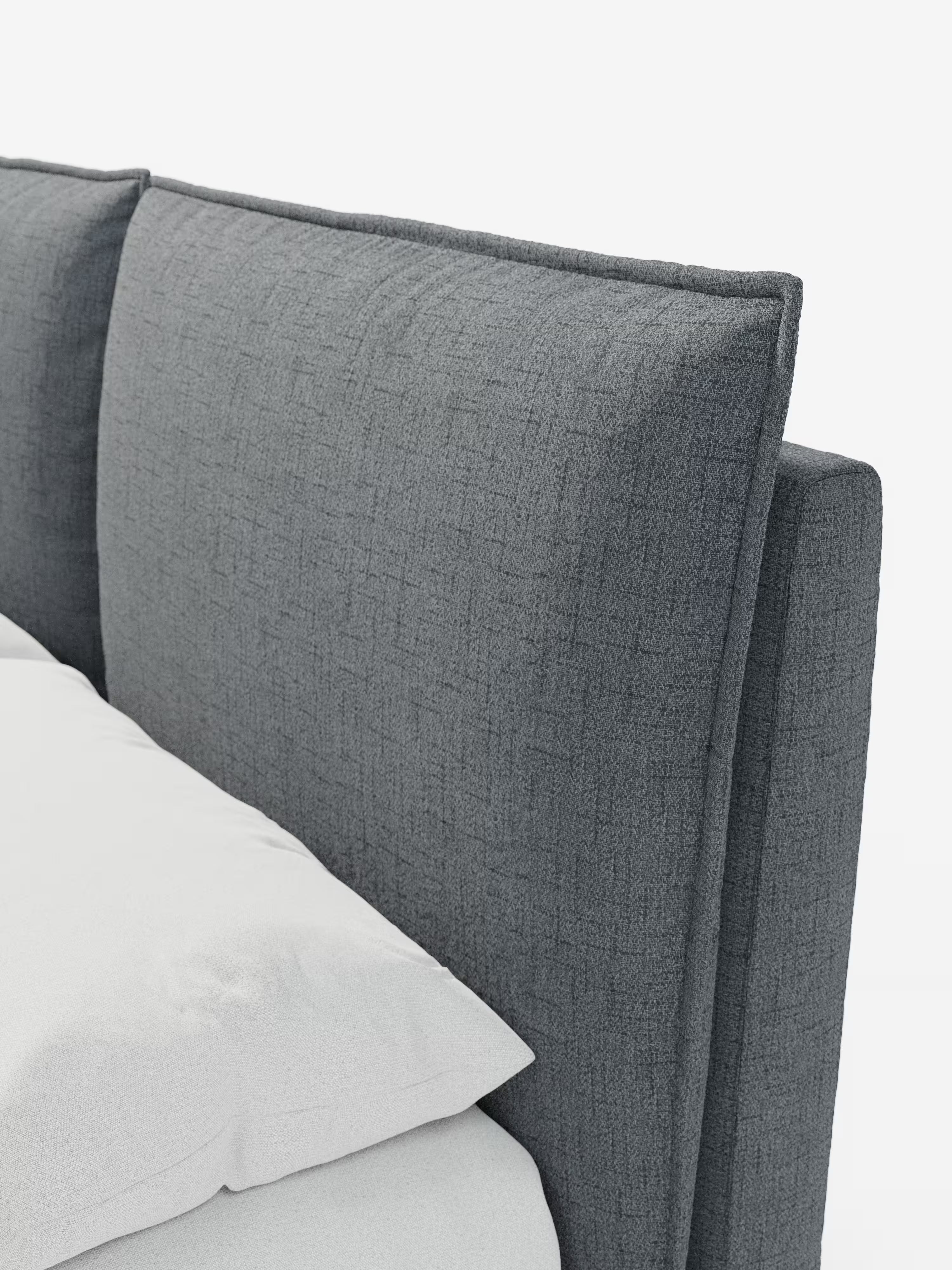 Cloe Cama acolchada de diseño elegante con patas de metal y tejido flameado impermeable