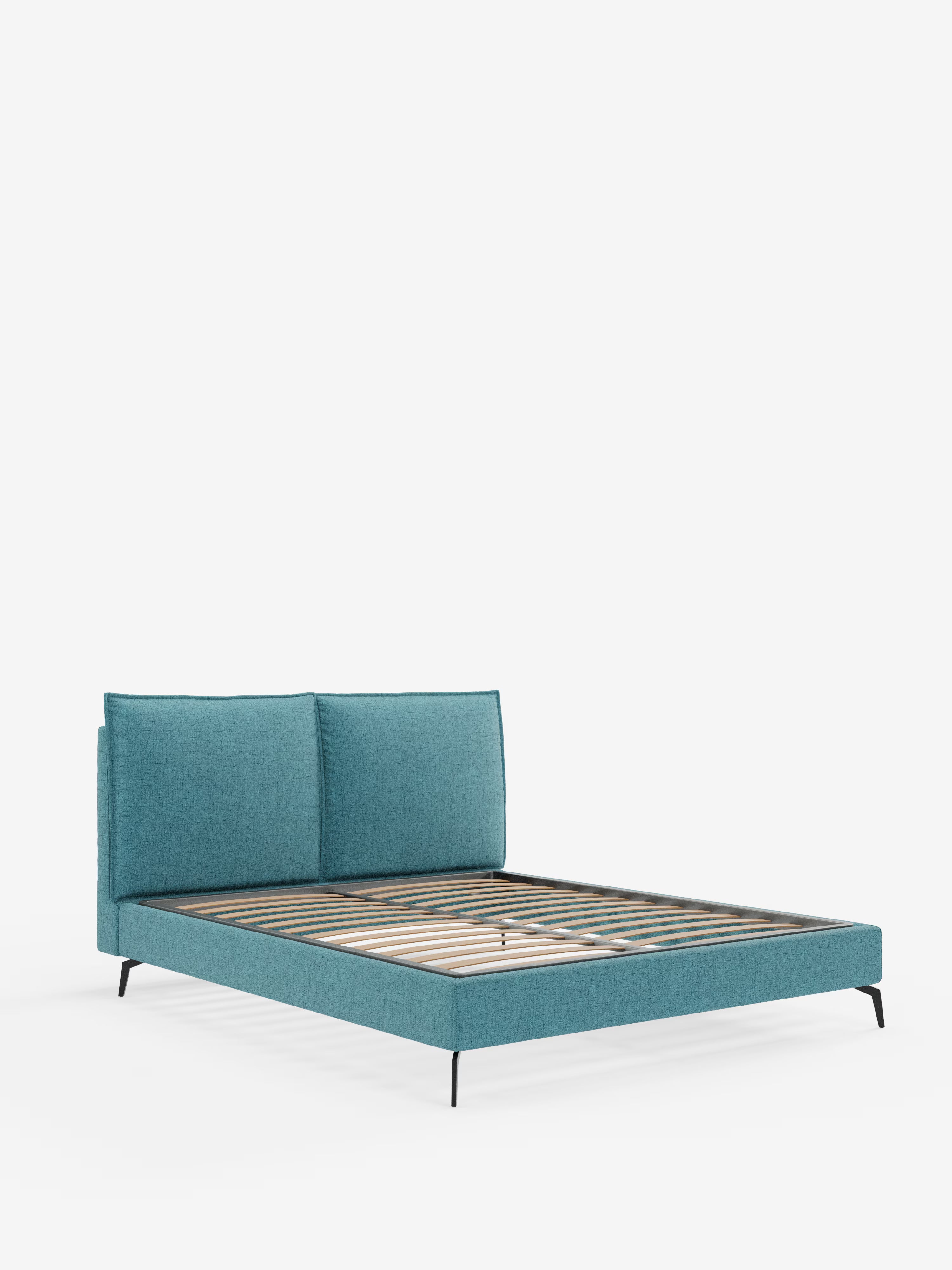 Cloe Cama acolchada de diseño elegante con patas de metal y tejido flameado impermeable