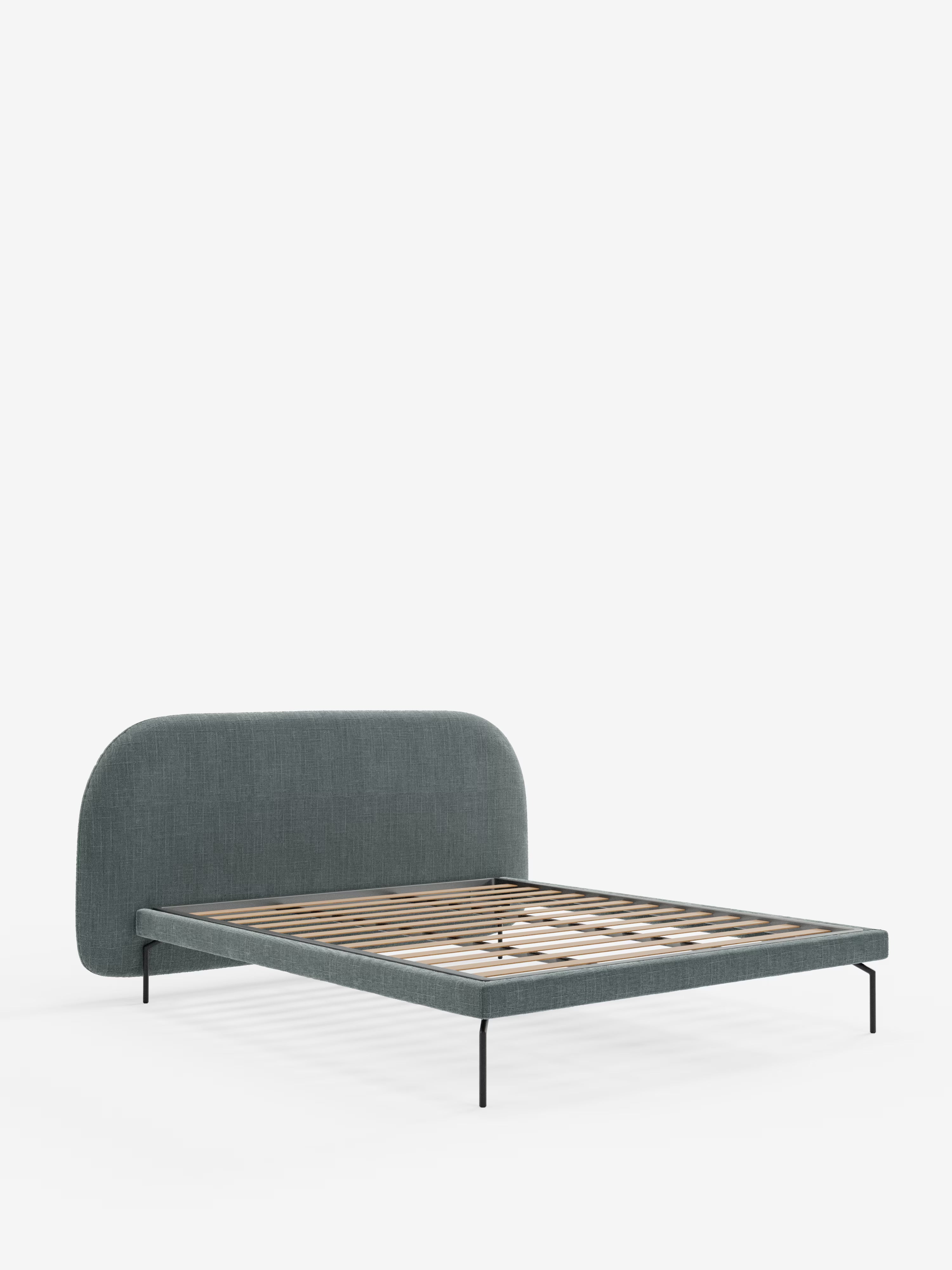 Soleil Cama acolchada de diseño con patas de metal y tejido jacquard antimanchas