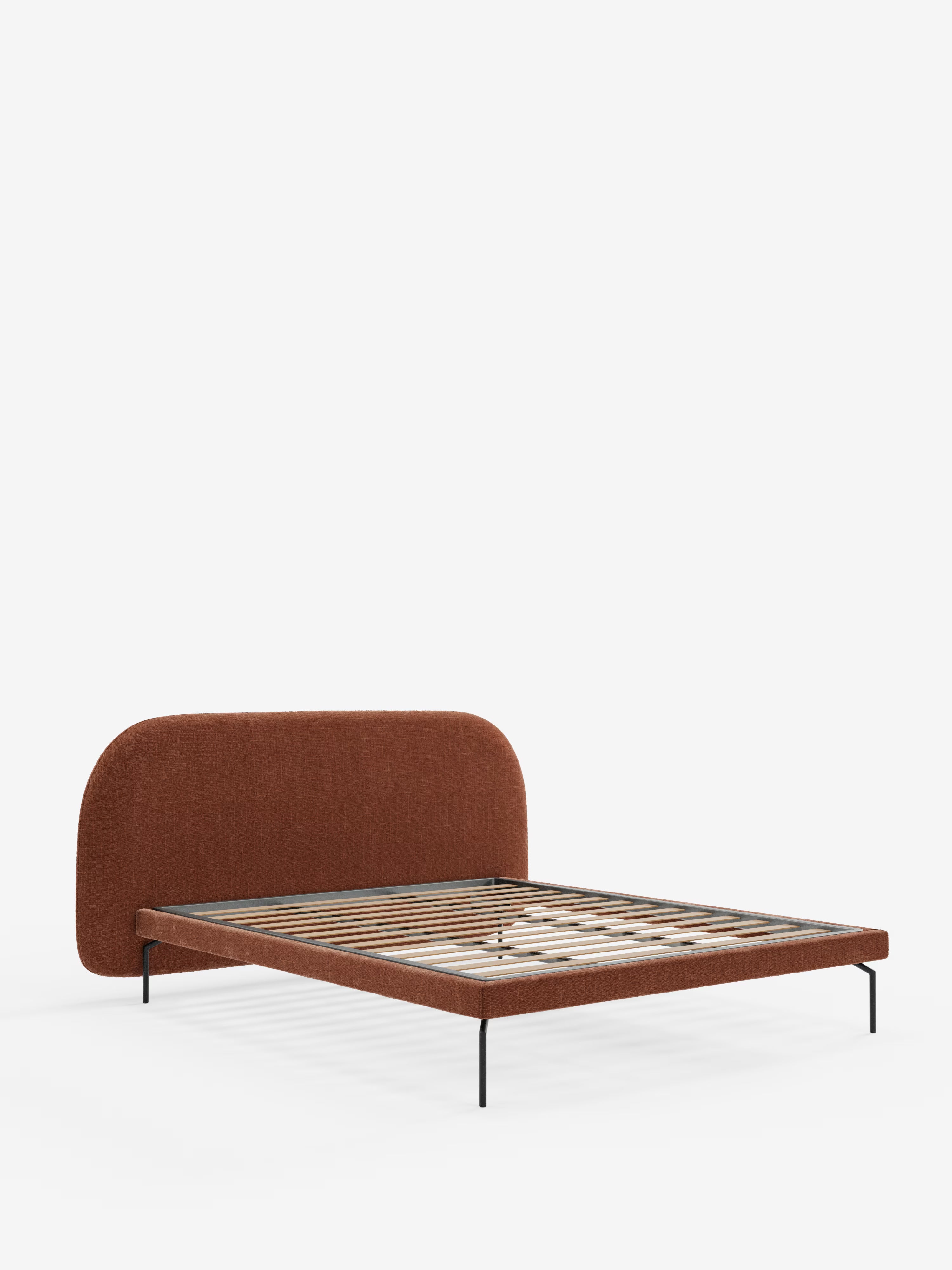 Soleil Cama acolchada de diseño con patas de metal y tejido jacquard antimanchas