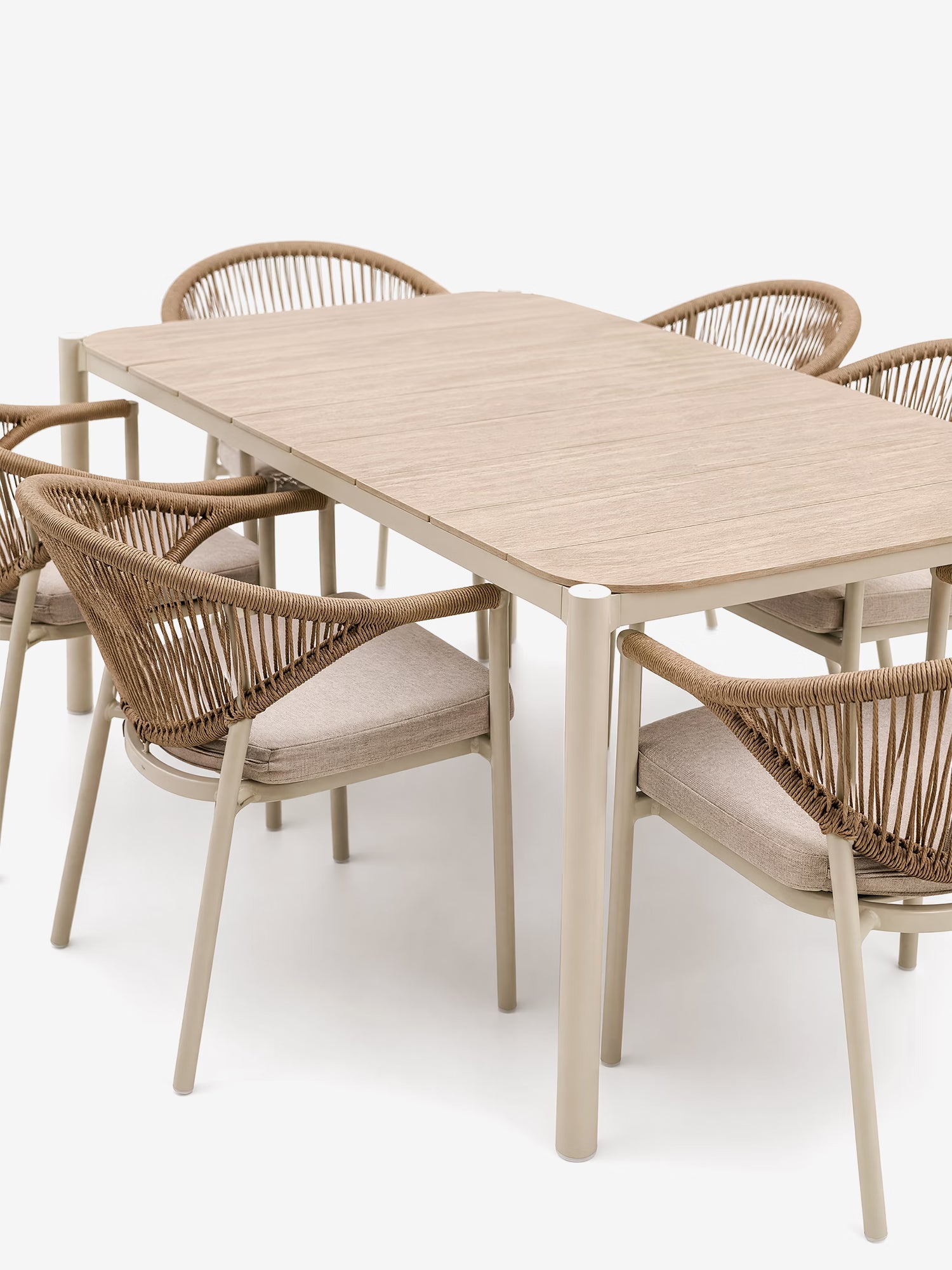 Abela conjunto de comedor de exterior con mesa rectangular 100x200 cm y 6 sillas de aluminio y ratán natural