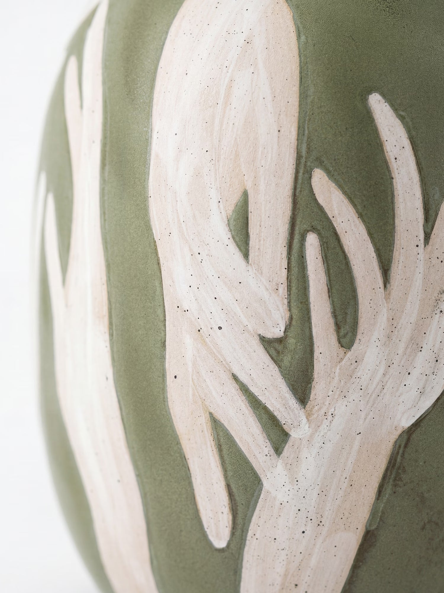 Adalena Dekovase aus grünem Steinzeug mit Kunstmotiv