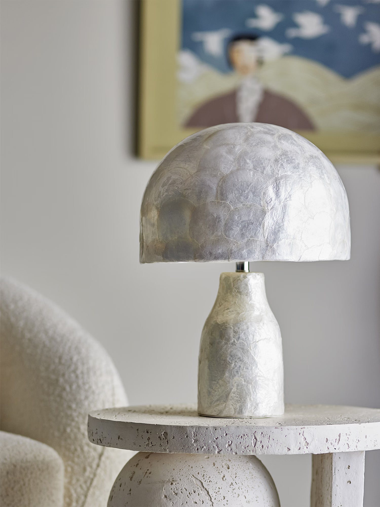 Adria table lamp in natural mother-of-pearl – Modern and minimal