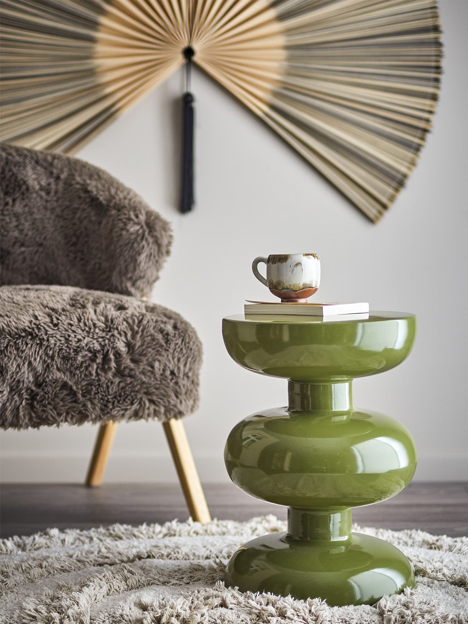 Alba Round side table in green metal Ø33.5 cm - modern sculptural design
