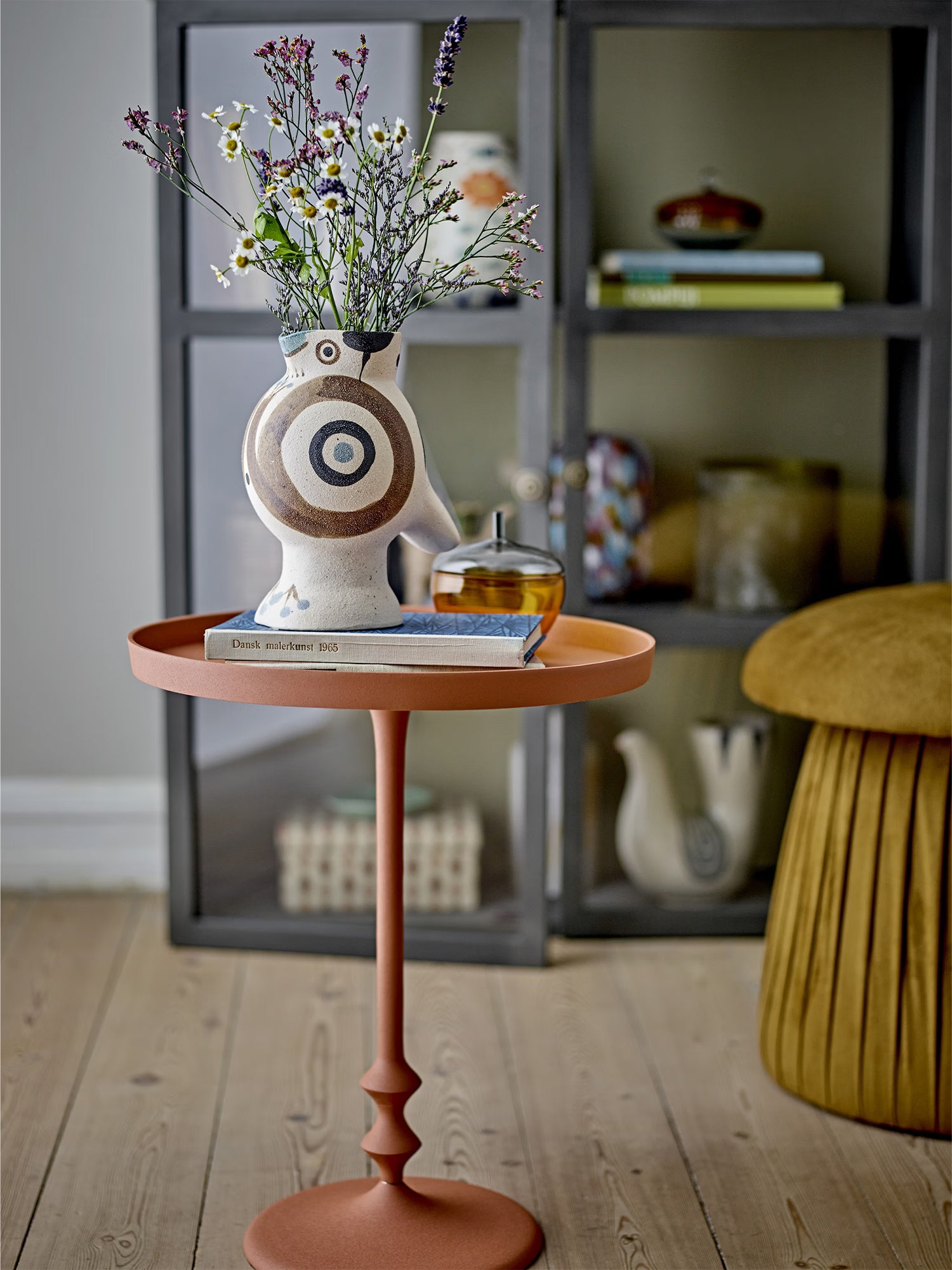 Anjou Tavolino d'appoggio rotondo Ø37 cm in metallo arancio - design leggero e scultoreo
