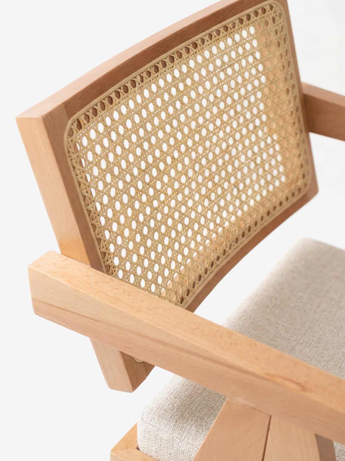 Antea Chair with armrests in Oak - rattan backrest and padded seat in cotton-blend fabric