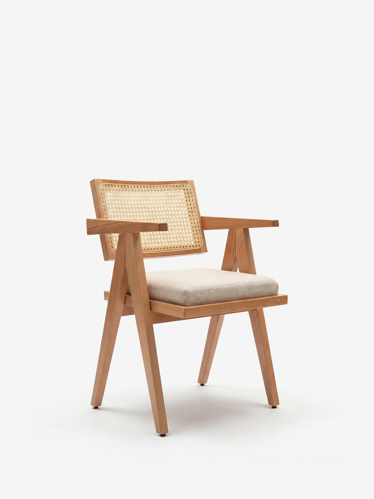 Antea Sedia con braccioli in Rovere - schienale in rattan e seduta imbottita in tessuto misto cotone
