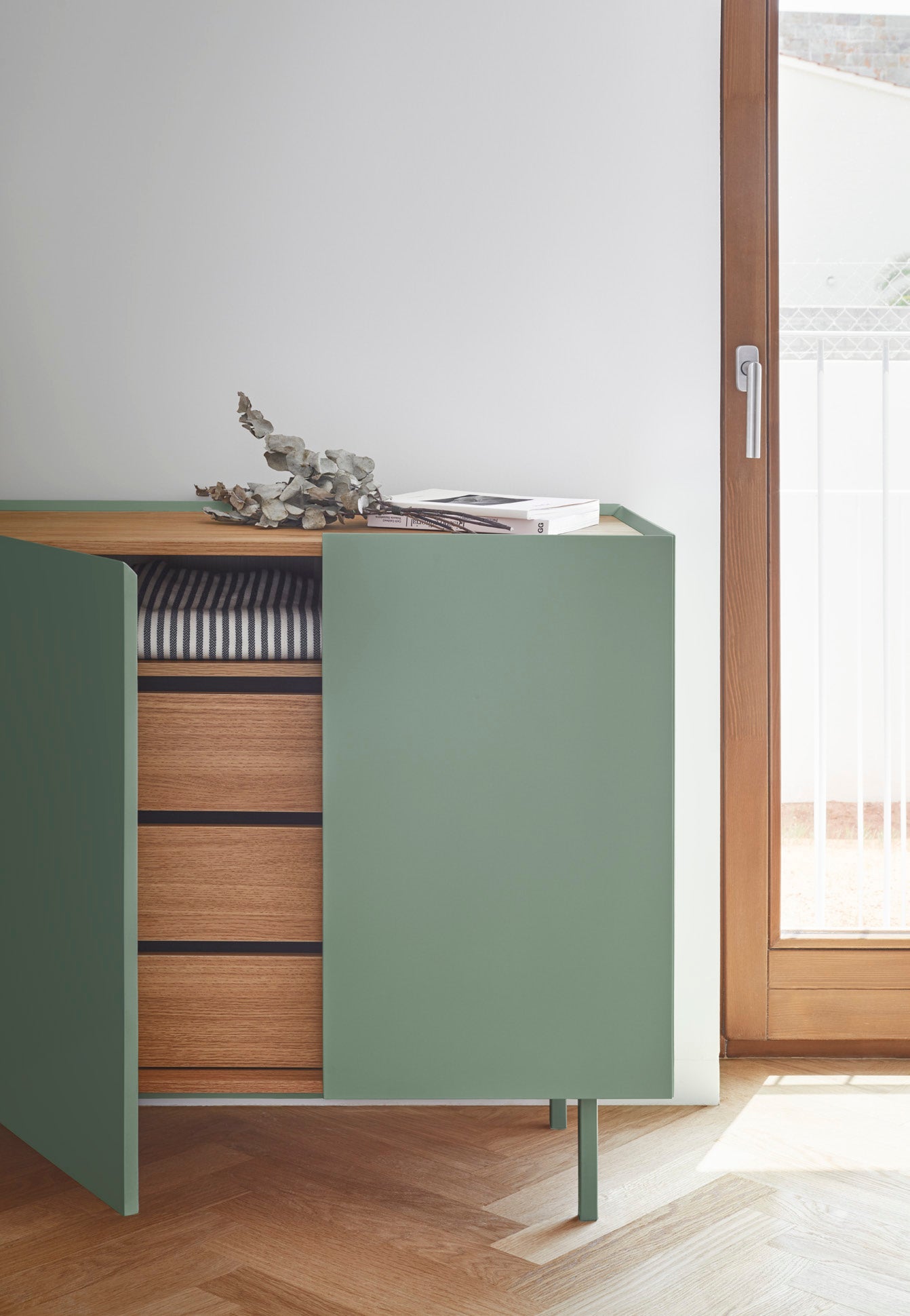 Arista aparador verde y roble claro - aparador moderno de 3 puertas 110 x 85 cm