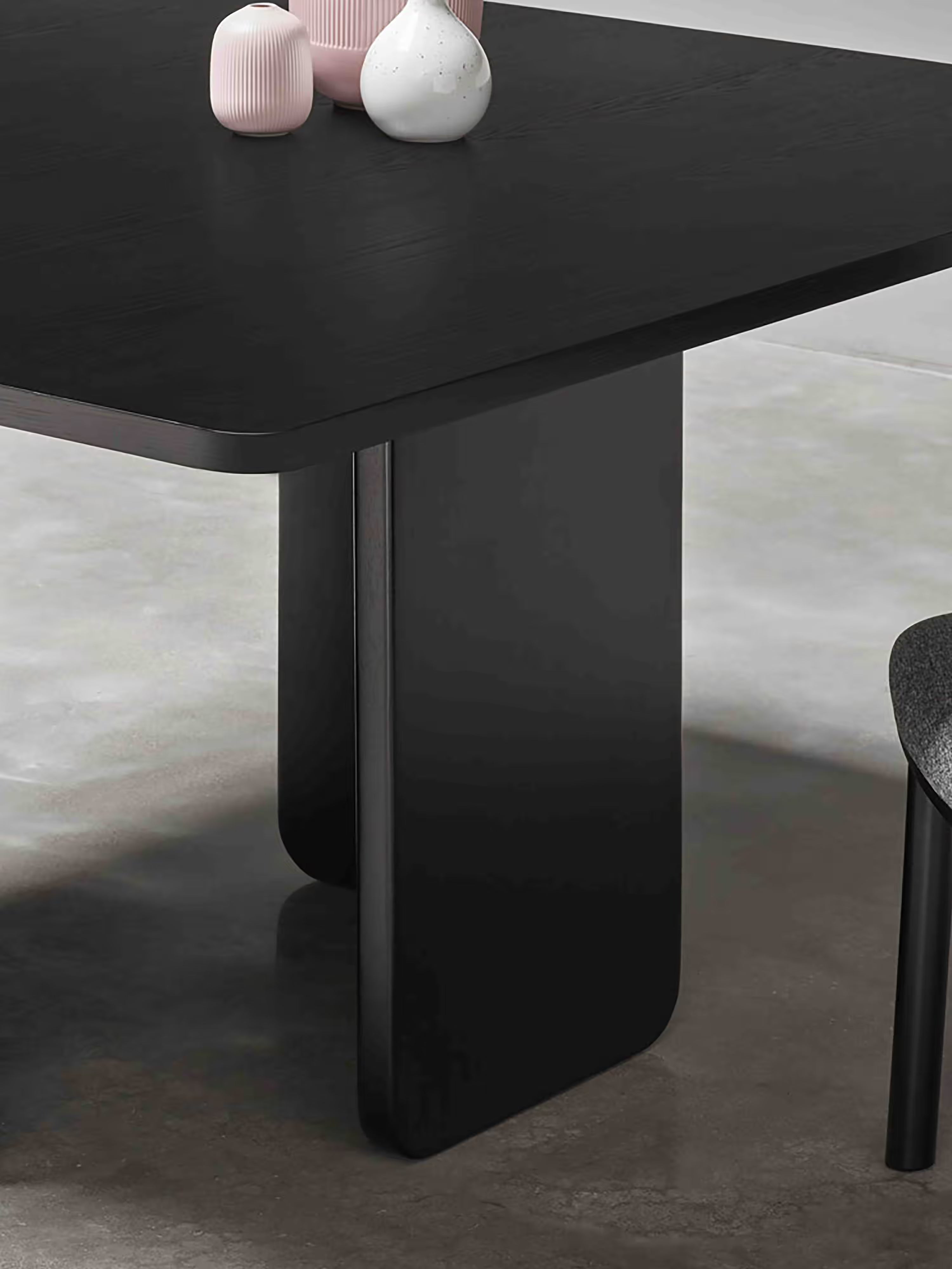 ARQ Mesa de comedor cuadrada en fresno natural o negro 137 cm