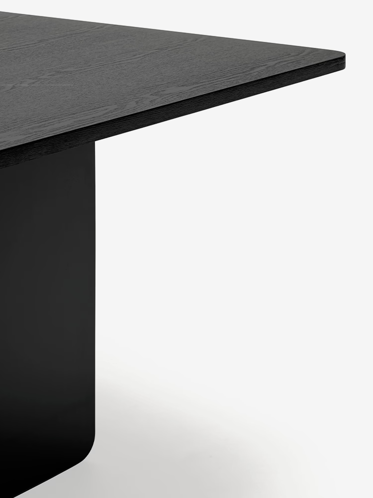 ARQ Mesa de comedor cuadrada en fresno natural o negro 137 cm