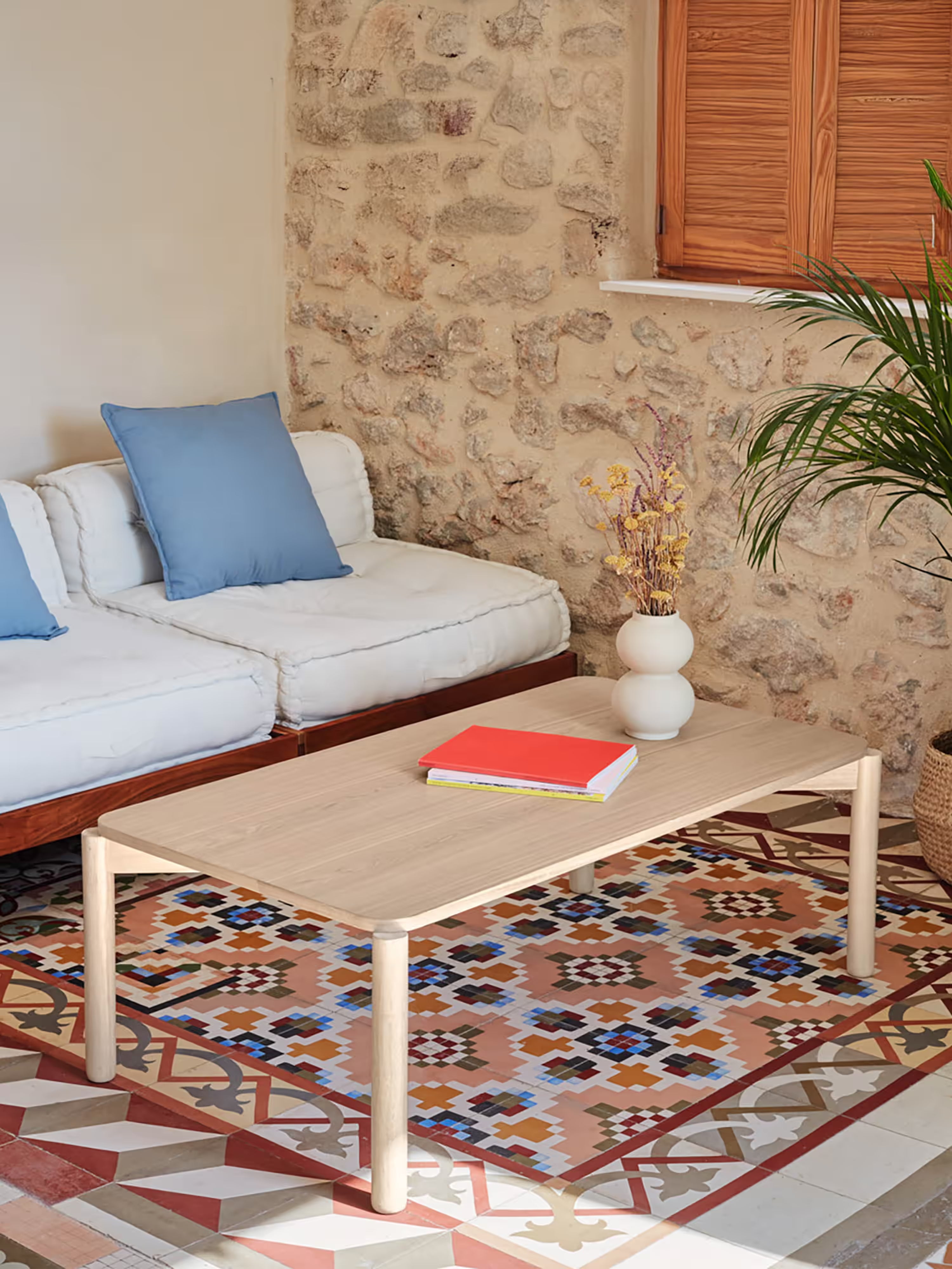 Atlas low coffee table in natural ash - modern design 110 x 40 cm