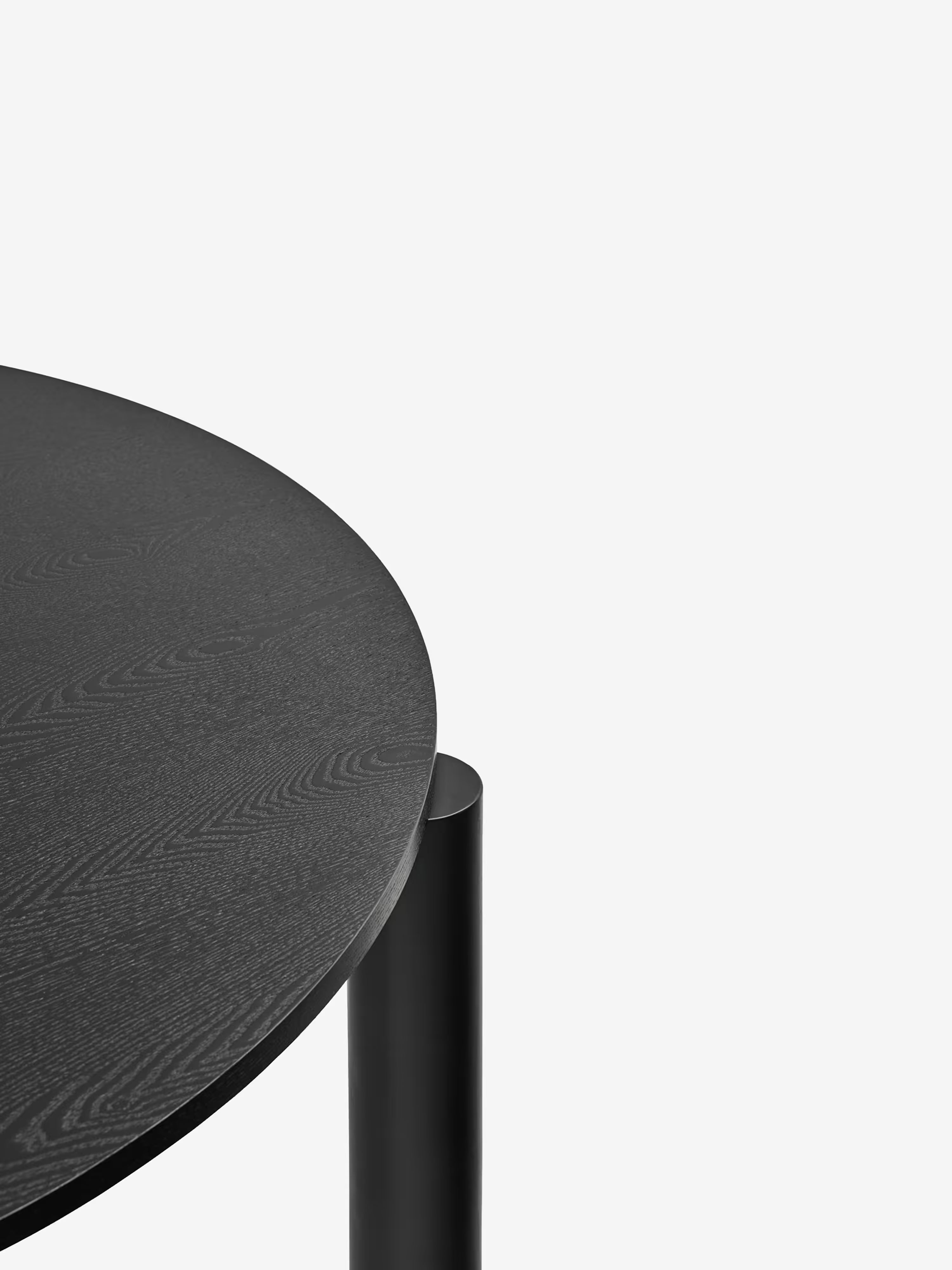 Atlas table ronde en massif et frêne noir - Ø 120 cm
