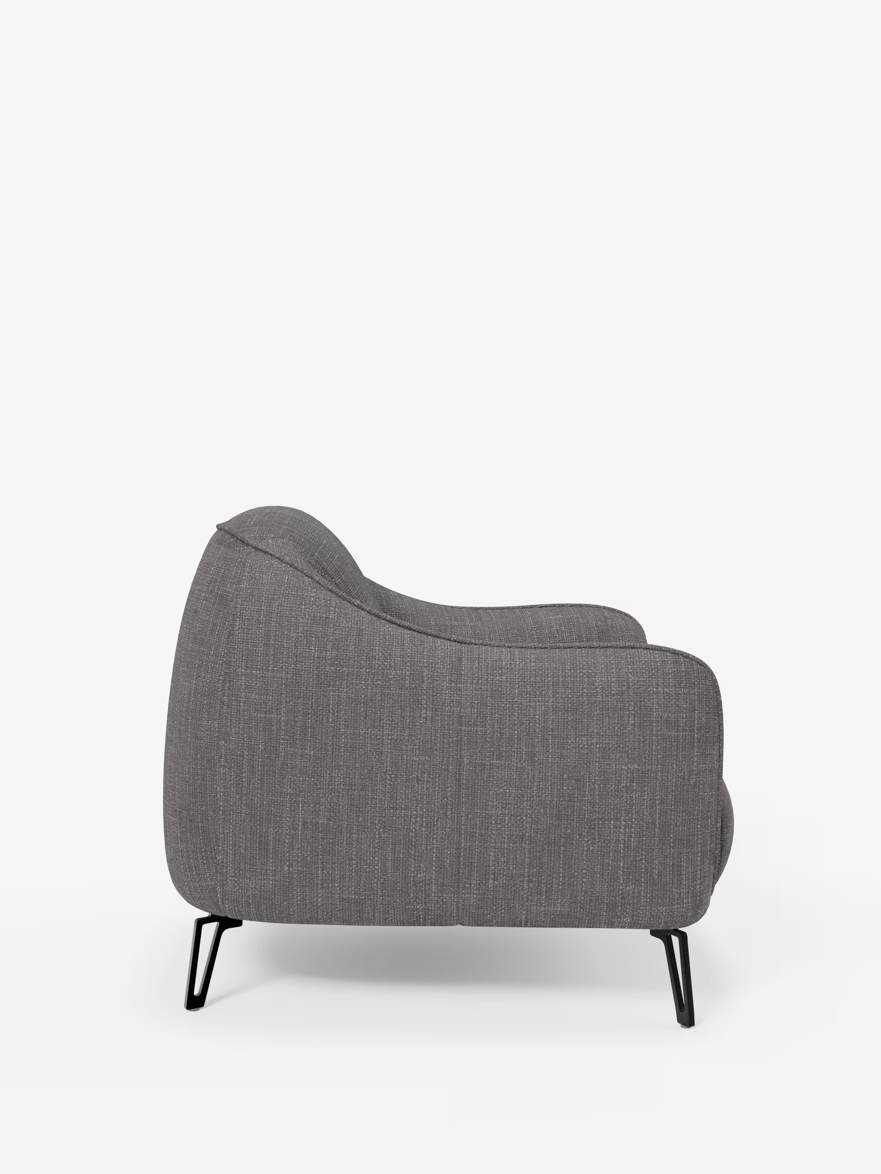 Avela poltroncina moderna dal comfort avvolgente in tessuto impermeabile