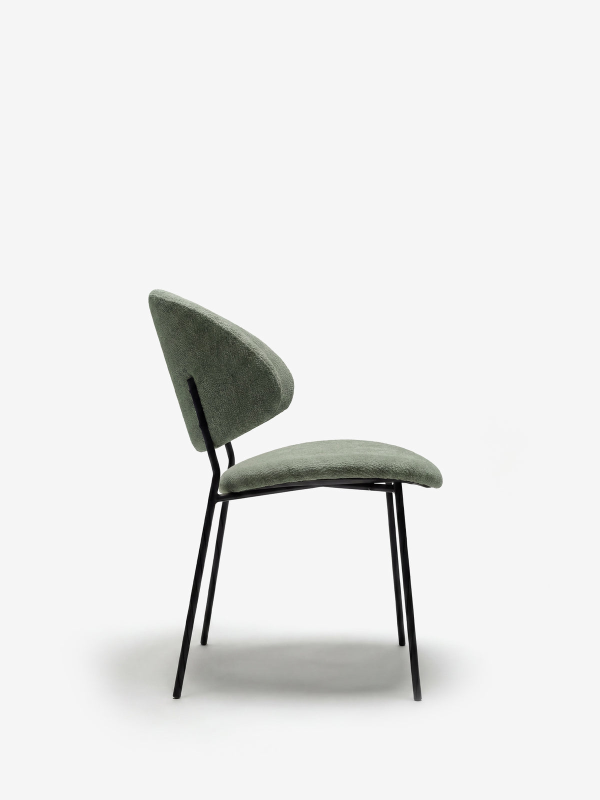 Bruma chair in elegant grey fabric with black metal legs - minimalist design and wraparound backrest