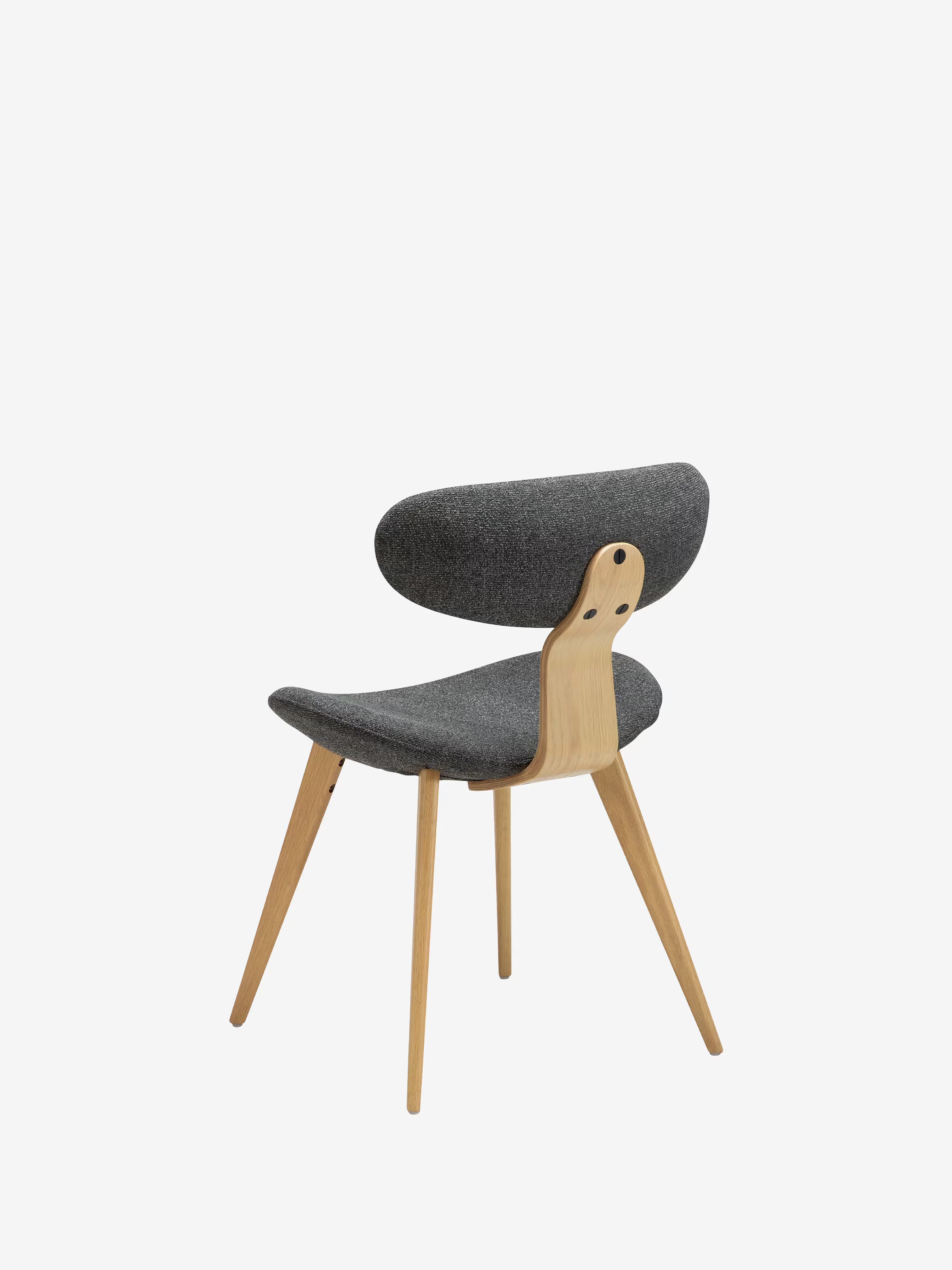 Buckle Chaise en bouclé avec pieds en bois massif - design scandinave futuriste