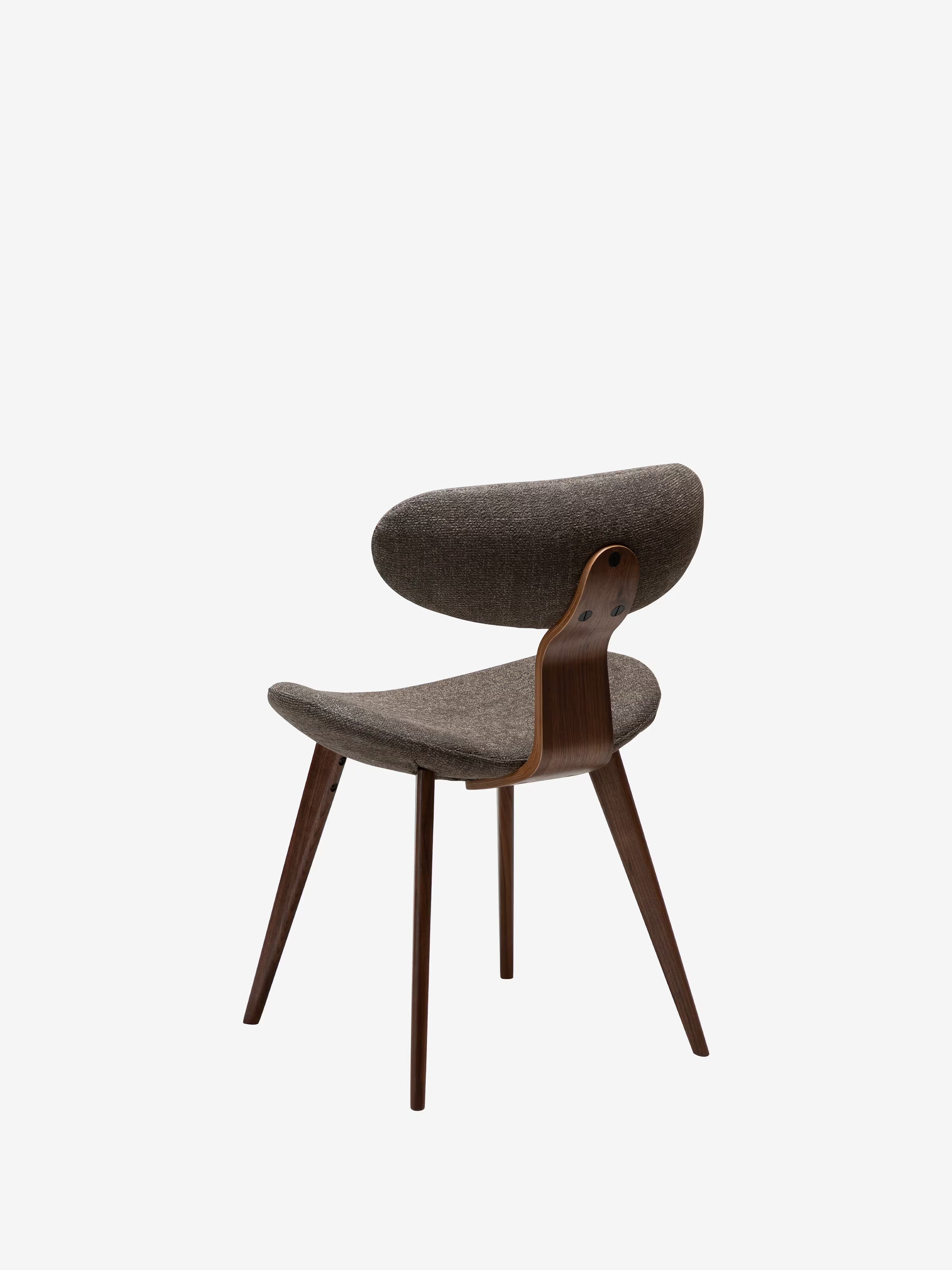 Buckle Chaise en bouclé avec pieds en bois massif - design scandinave futuriste