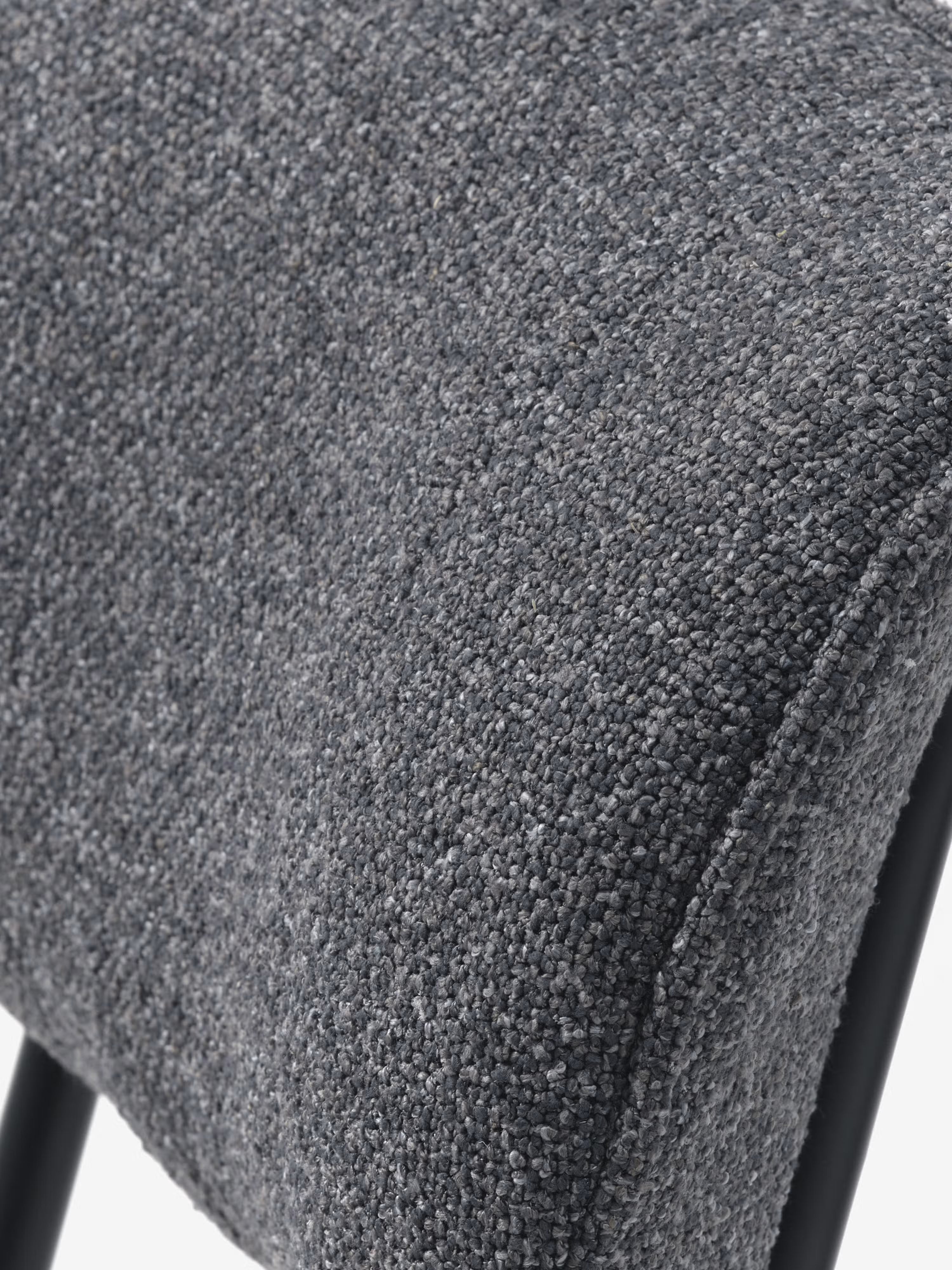 Chaise Buffalo en tissu bouclé mélangé avec base en métal noir