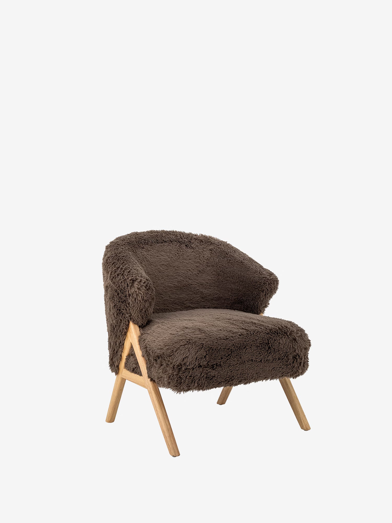 Camino Sillón lounge de teddy de pelo largo marrón con estructura de madera FSC®