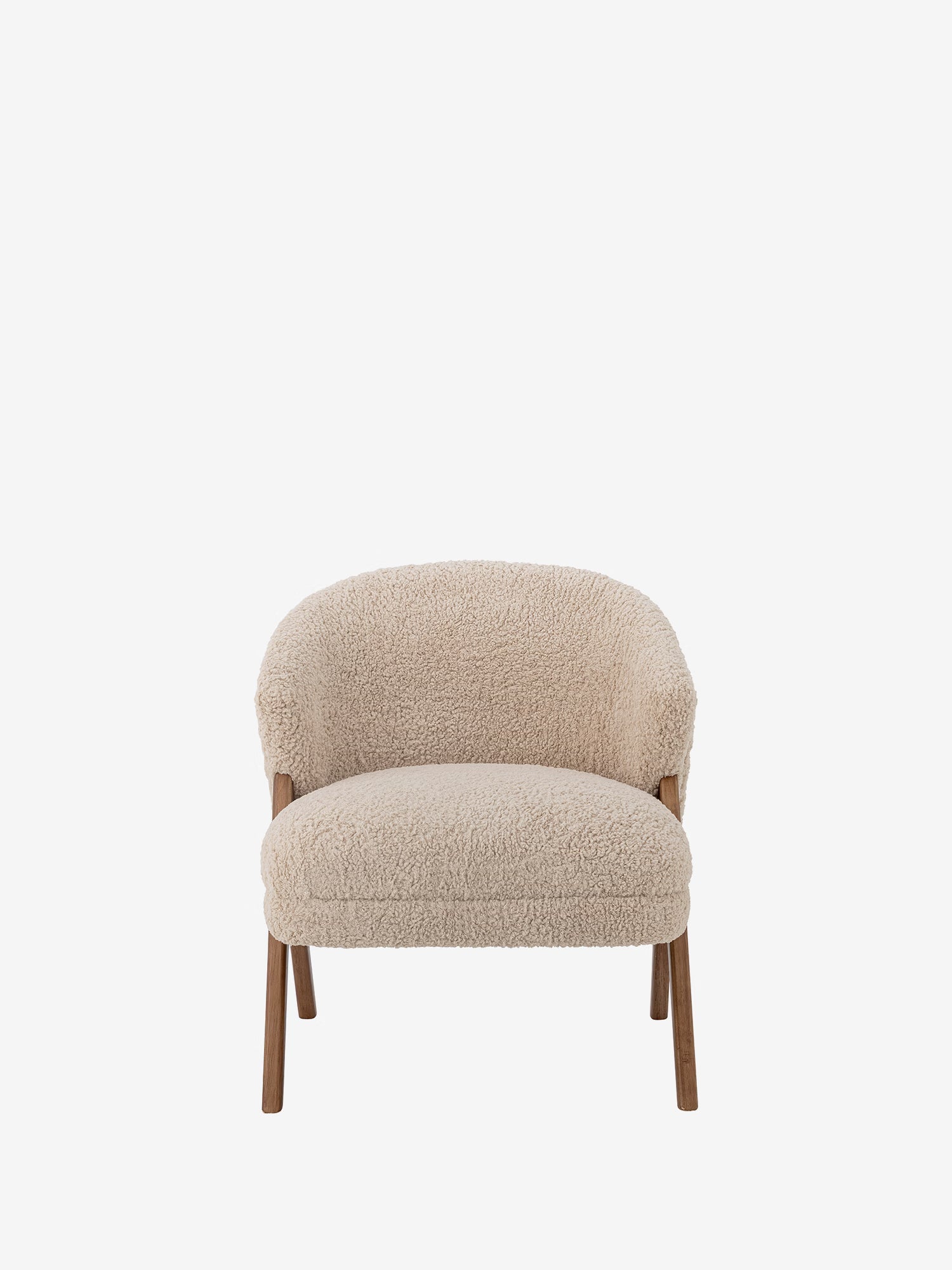 Camino Poltroncina lounge in tessuto teddy panna con struttura in legno di caucciù FSC®