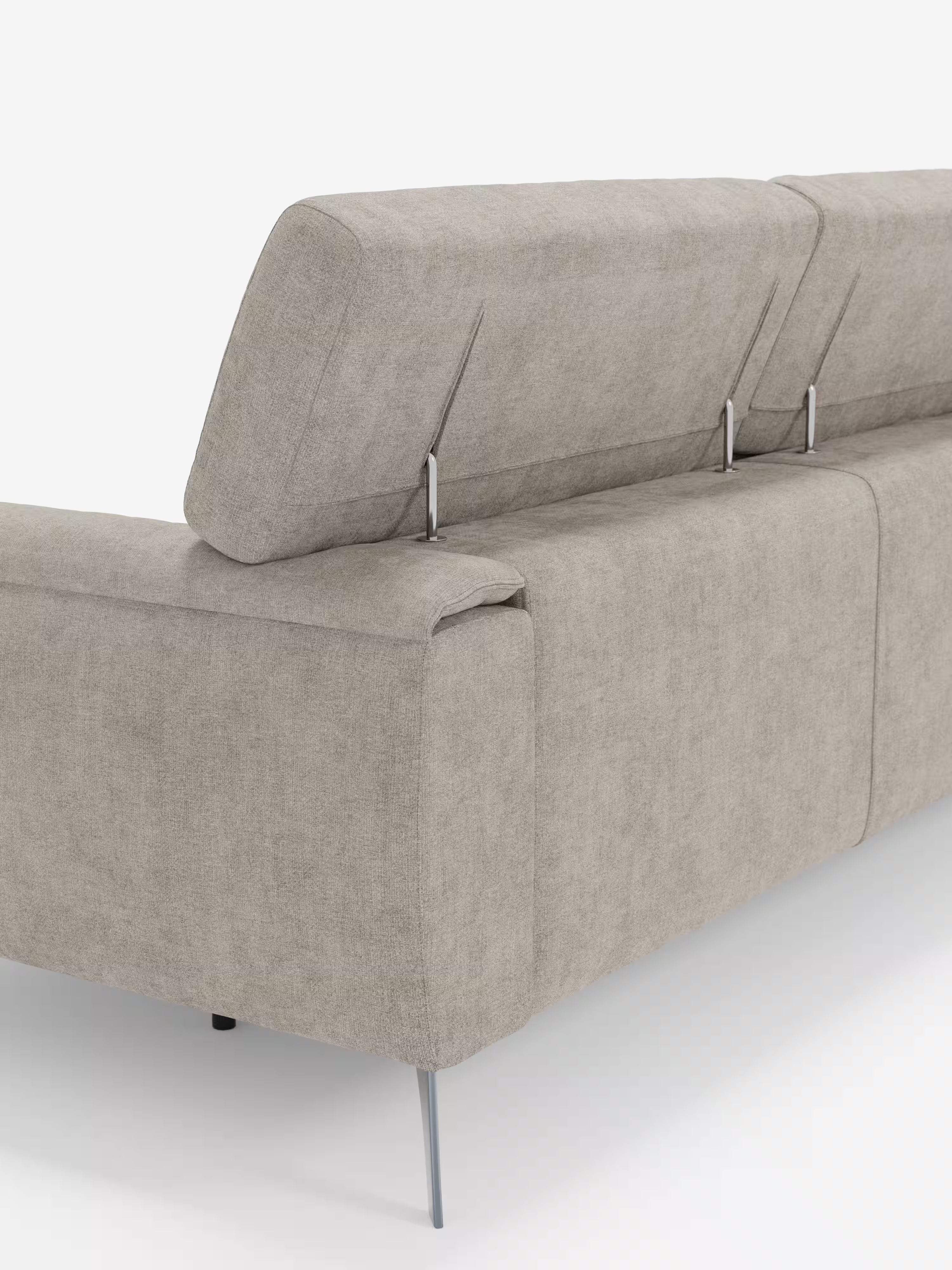 Caravaggio divano 4 posti con tre sedute estensibili e poggiatesta reclinabili in tessuto smacchiabile