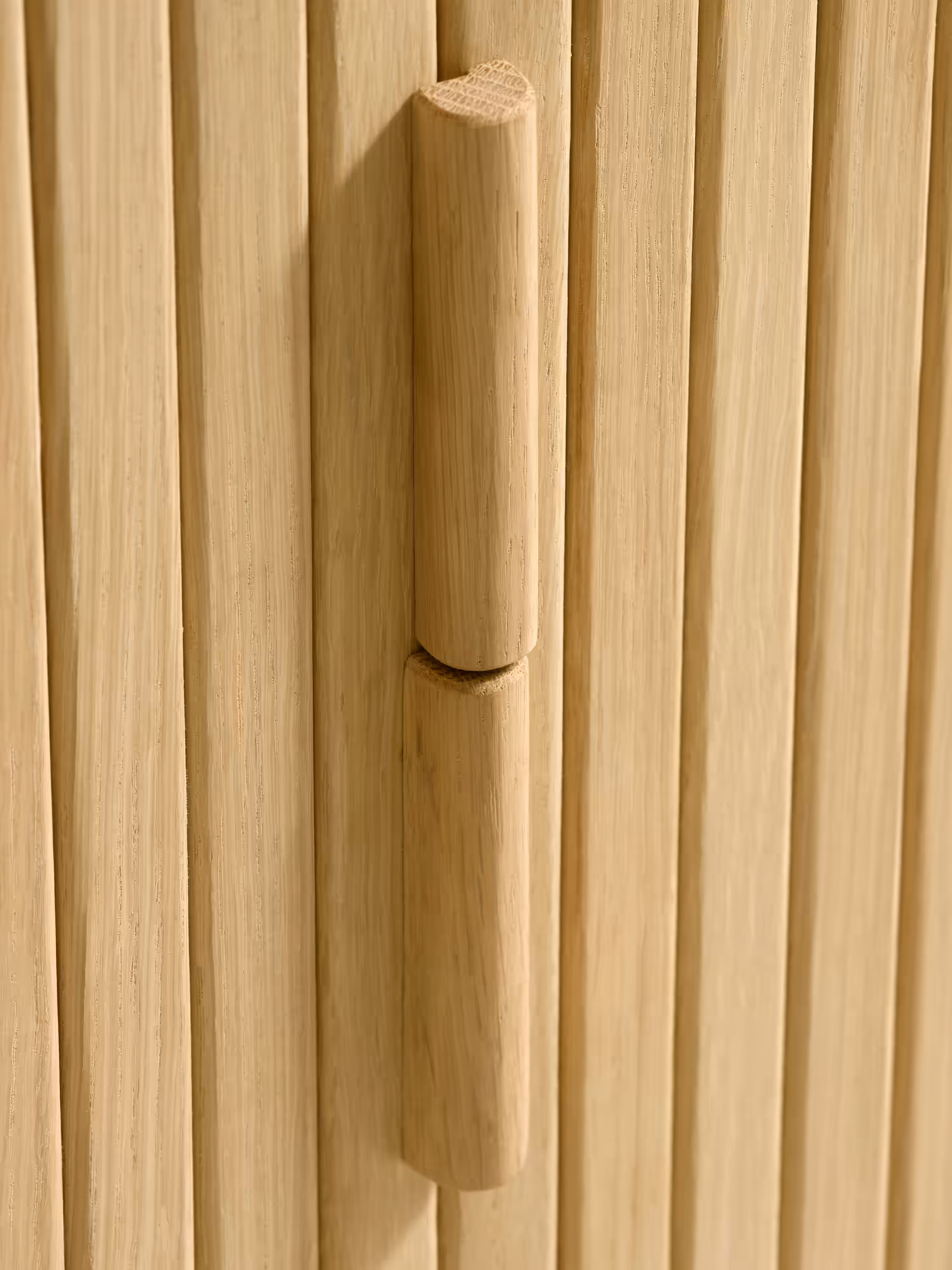 Cavo natural oak veneered TV unit | Scandinavian design 160 x 40 cm