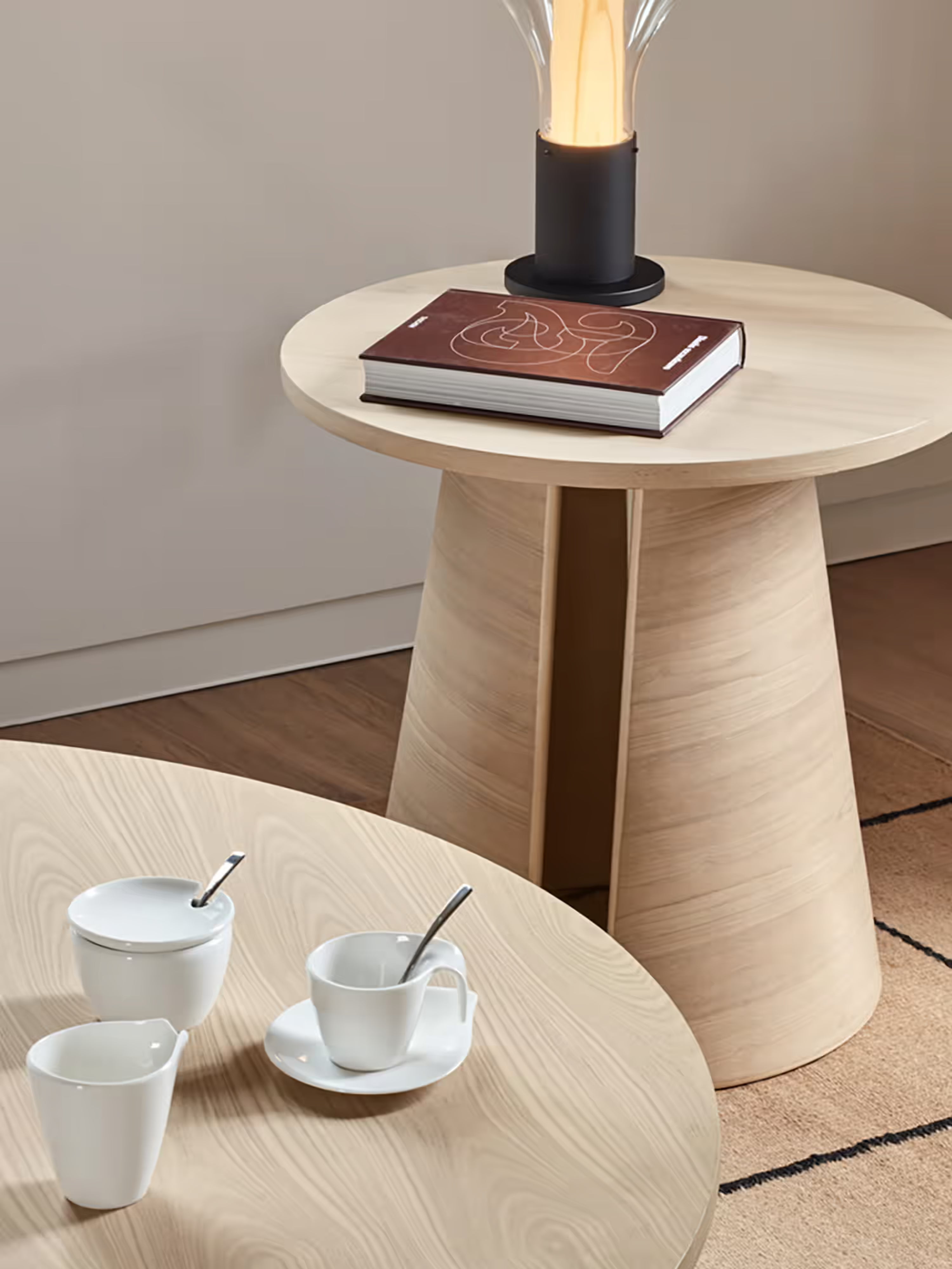Cep Tavolino d’appoggio rotondo in rovere chiaro curvato - anche comodino 50 x 50 cm