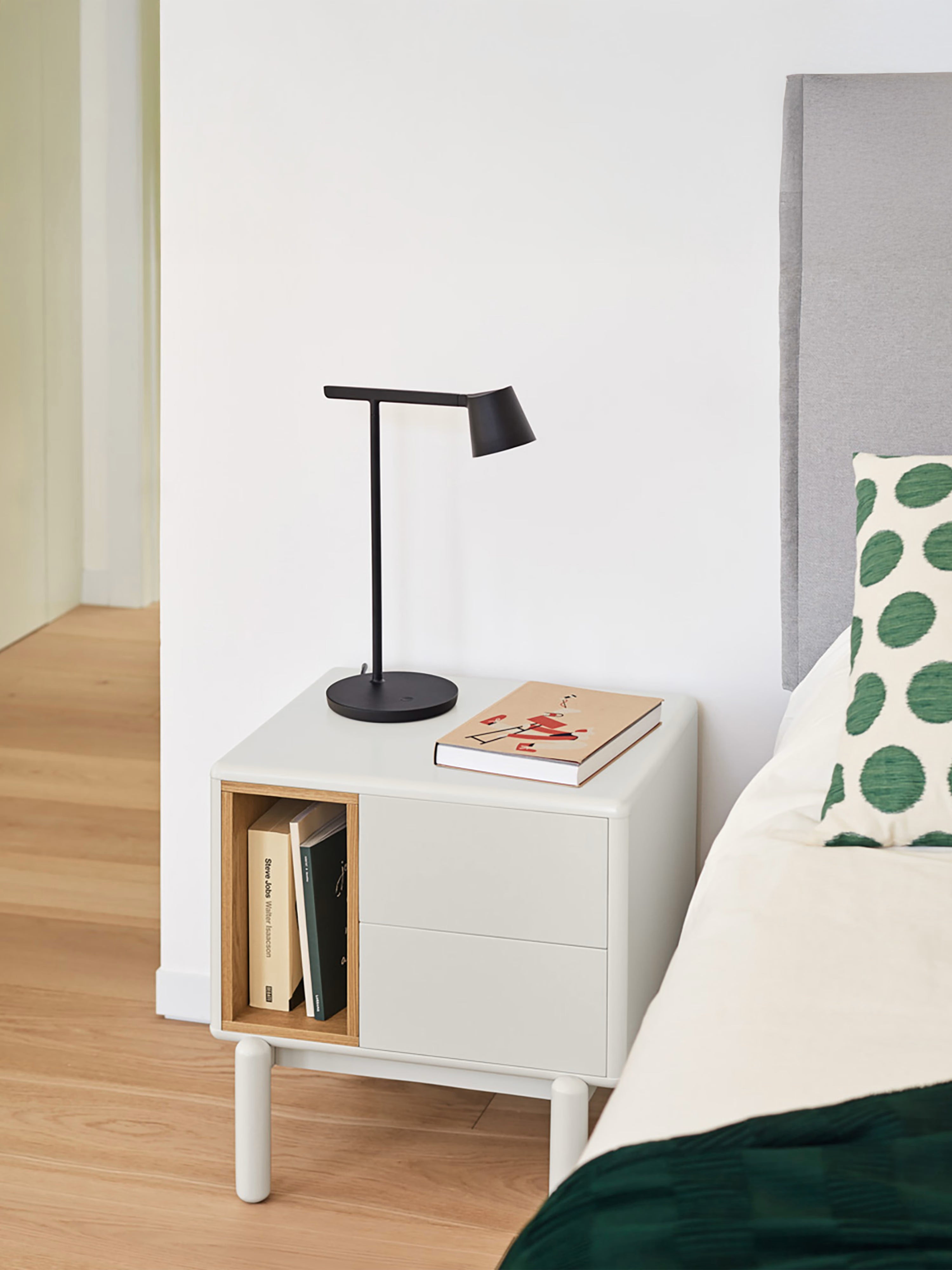 Corvo comodino in mdf laccato crema - design moderno 48 x 55 cm