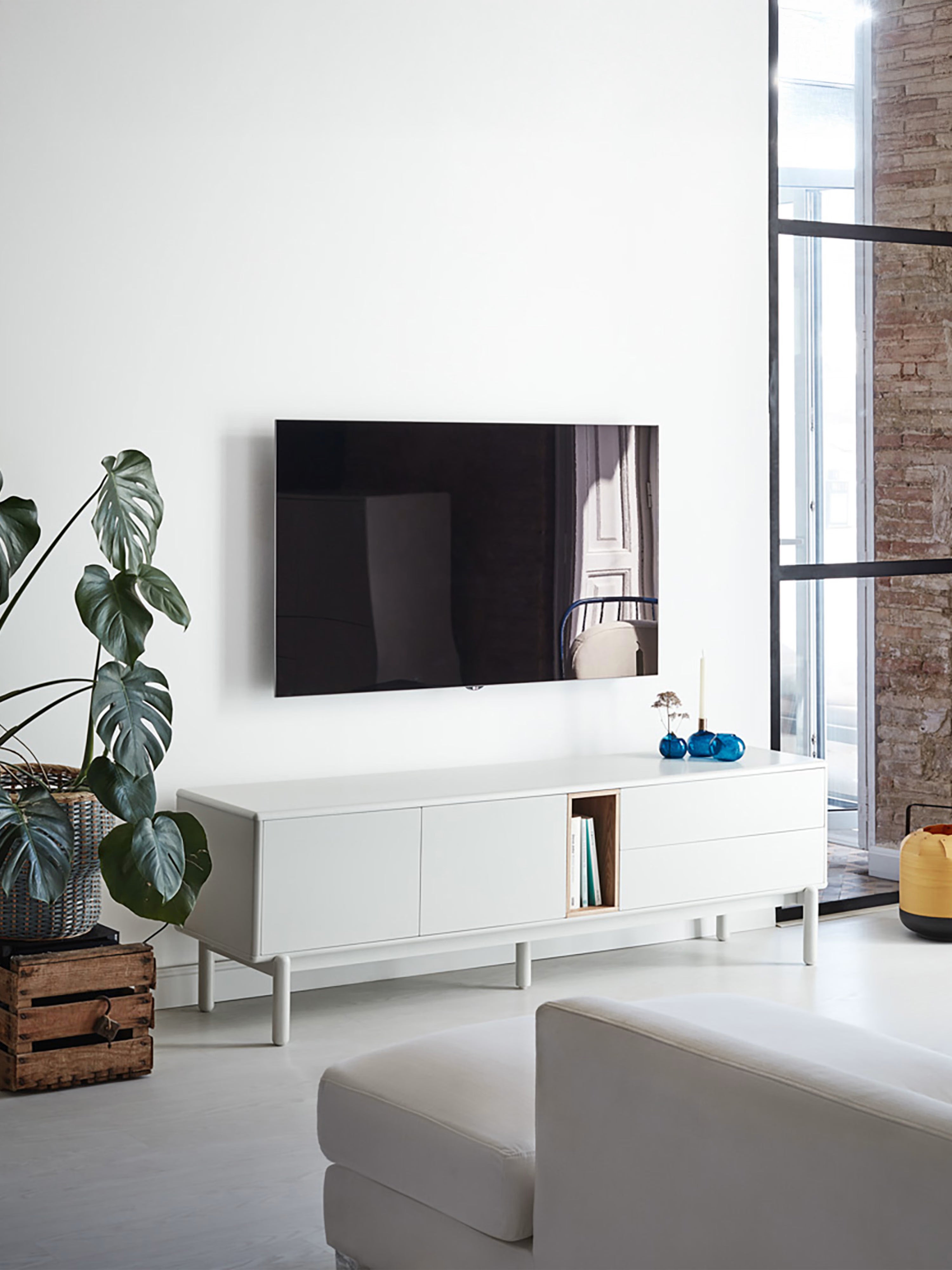 Corvo mueble para TV crema y roble natural - base de madera maciza 180 x 56 cm