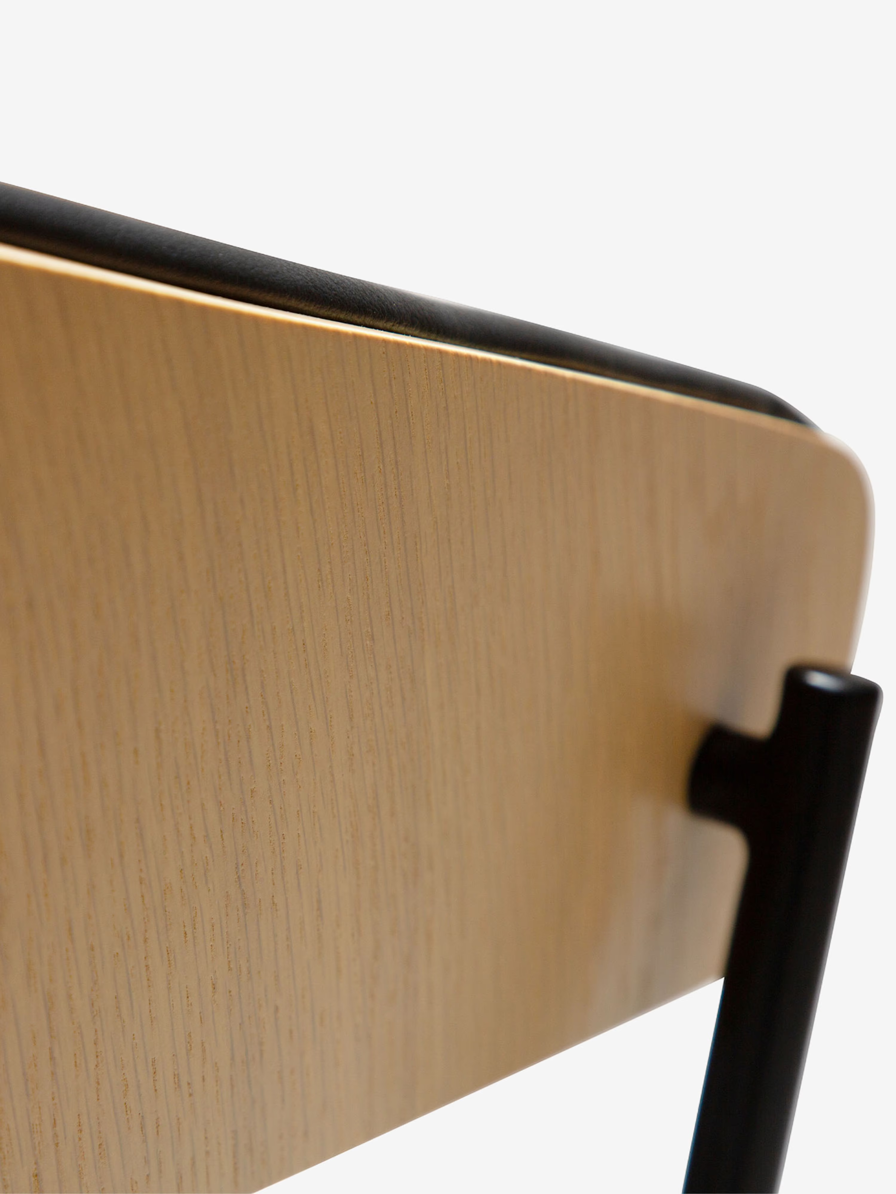 Crib Chaise en cuir synthétique et bois plaqué - style mid-century avec pieds en métal