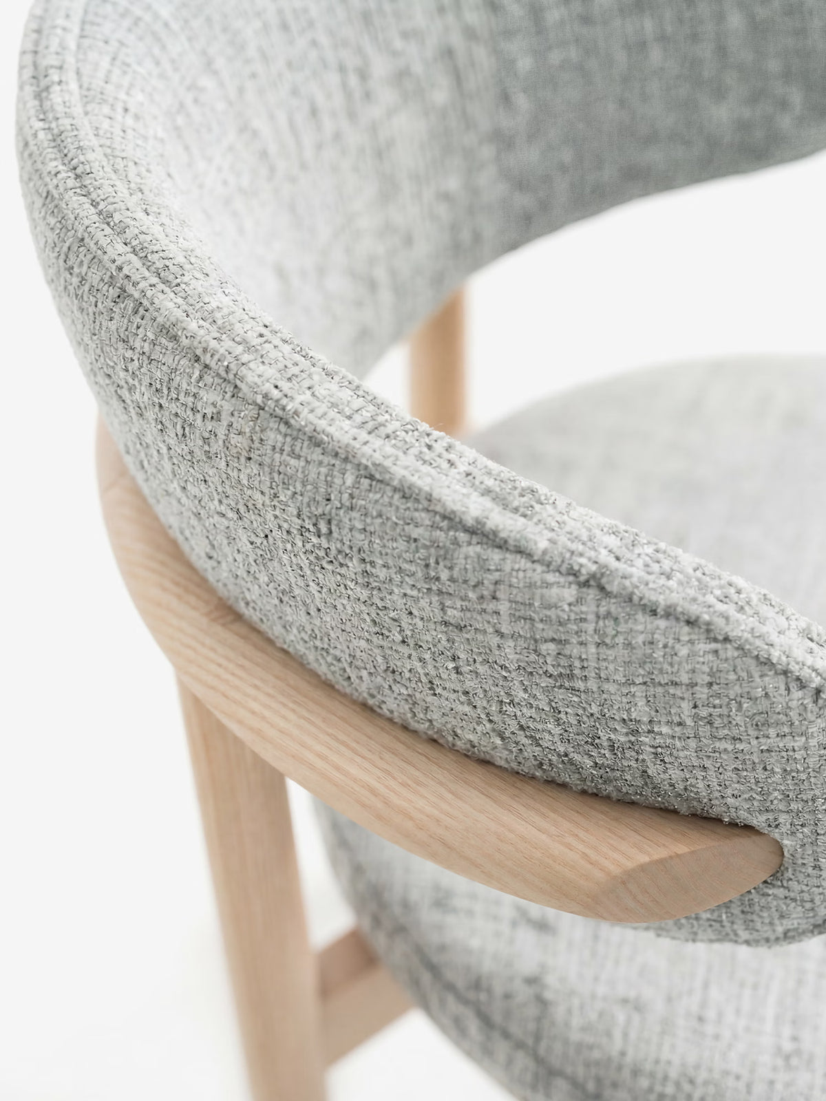 Dafne Chaise design en bois massif de chêne naturel et chenille terracotta
