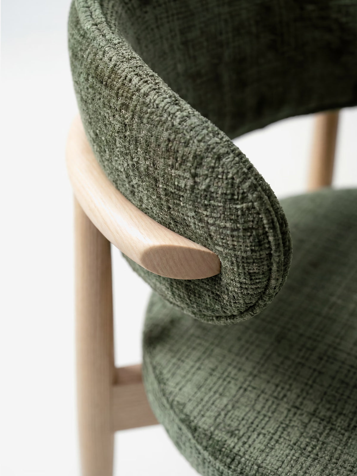 Dafne Chaise design en bois massif de chêne naturel et chenille terracotta