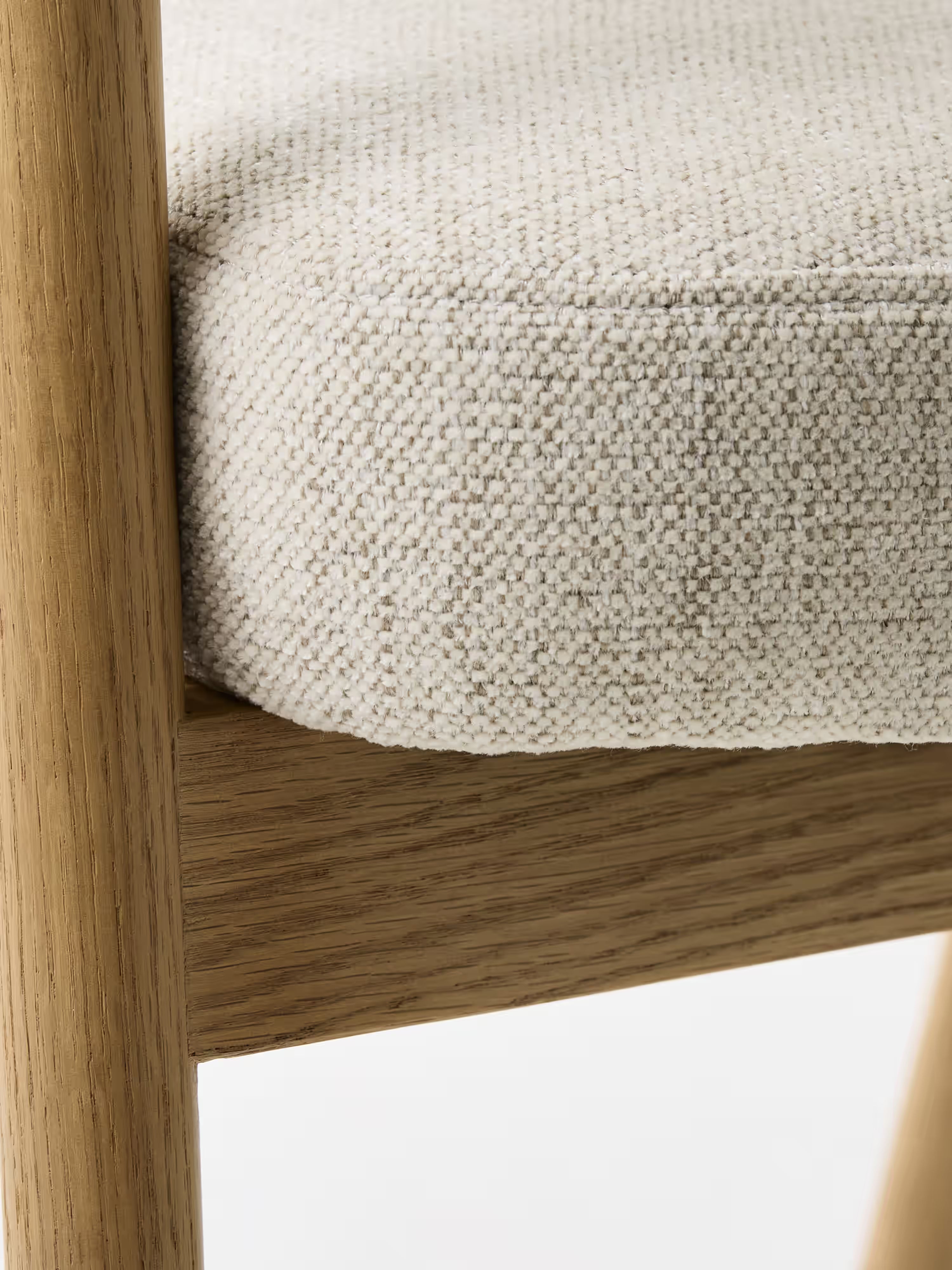 Elk chaise en velours côtelé crème et bois chêne naturel - design moderne et durable