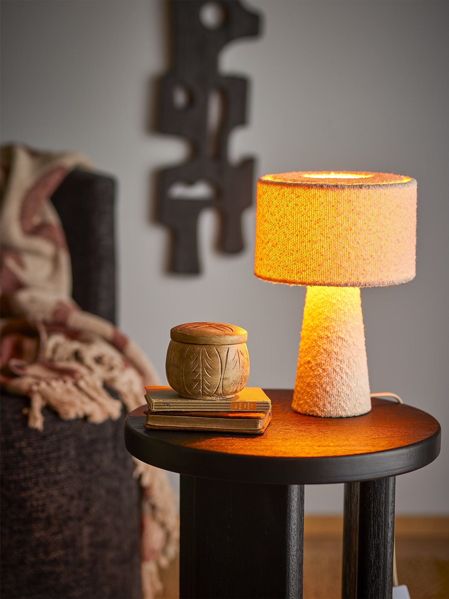 Emmie lámpara de mesa de bouclé – Estilo acogedor