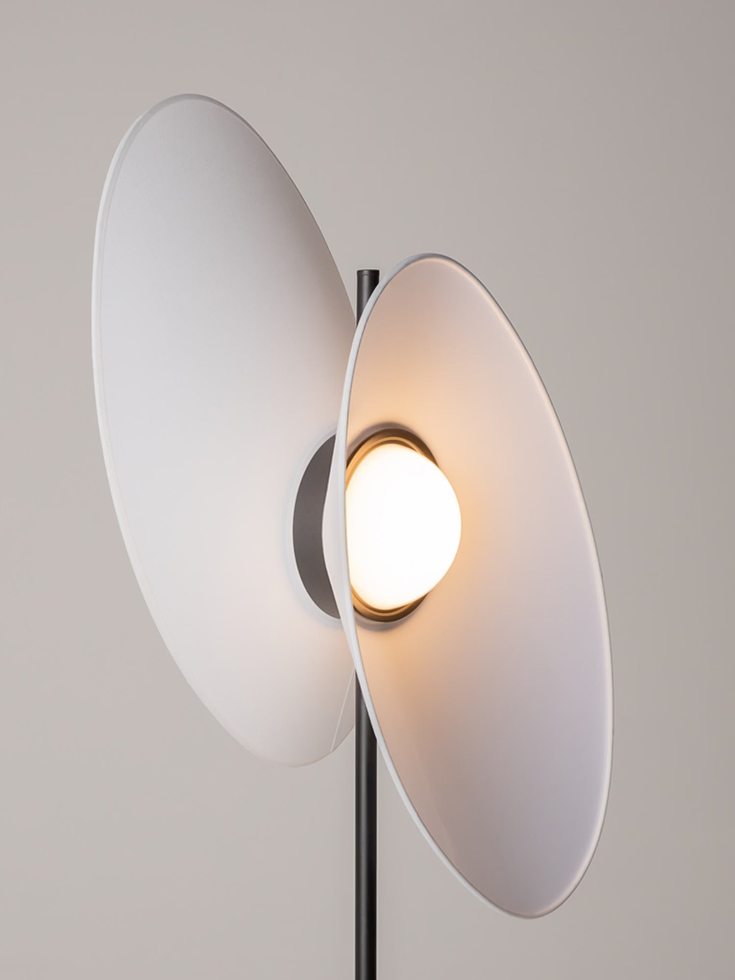 Evolution Lampada da terra di design a led dimmerabile - paralumi orientabili in tessuto bianco