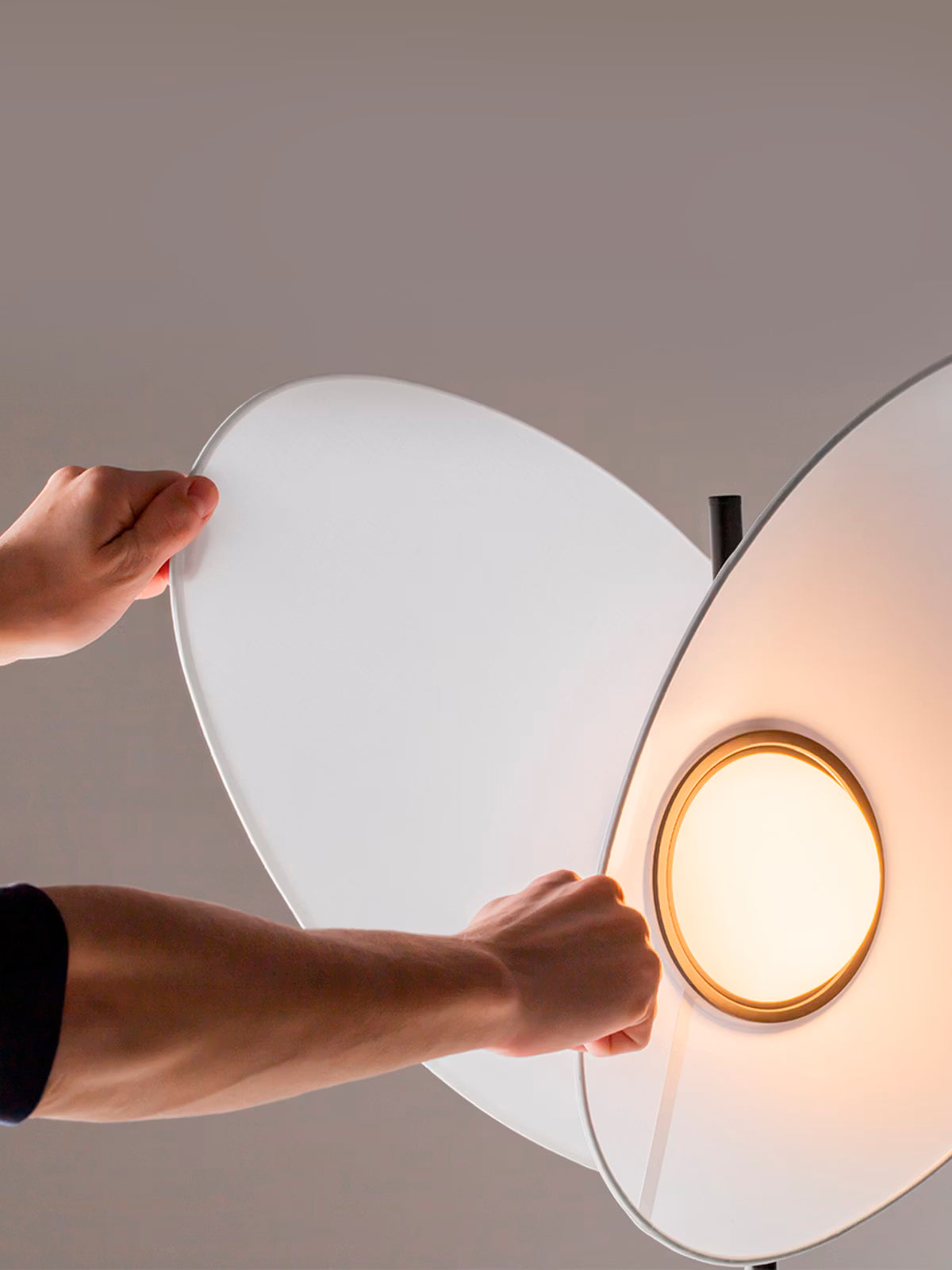 Evolution Lampada da terra di design a led dimmerabile - paralumi orientabili in tessuto bianco